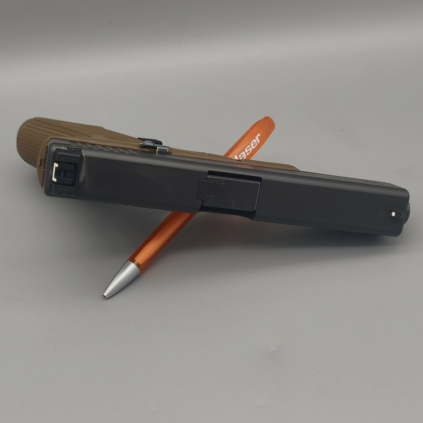 Glock 17 Gen4 Model Specjalny FDE również jako system wymienny! 9mm Luger