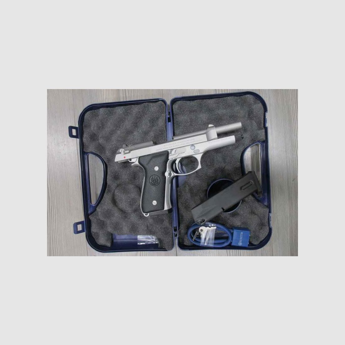 BERETTA 92 FS INOX, image 6 sur 7