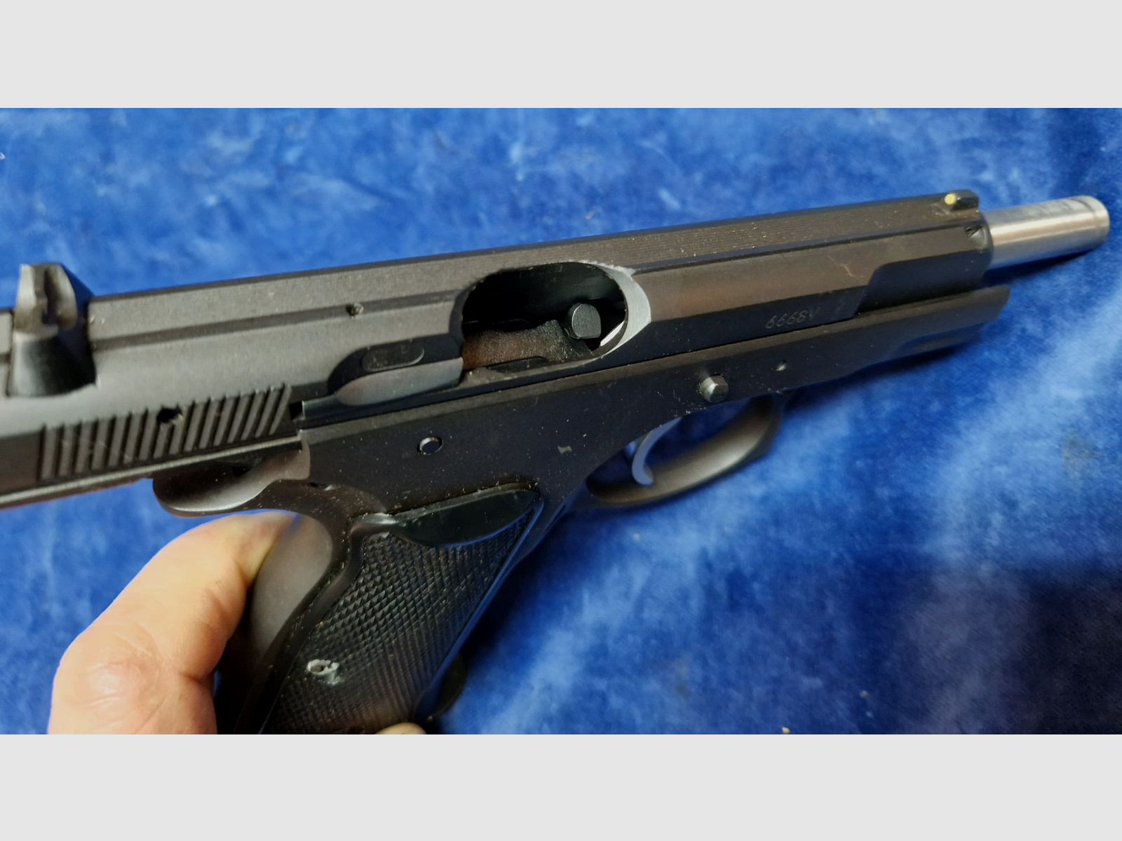 CZ 75 B 9x19mm, Bild 6 von 6