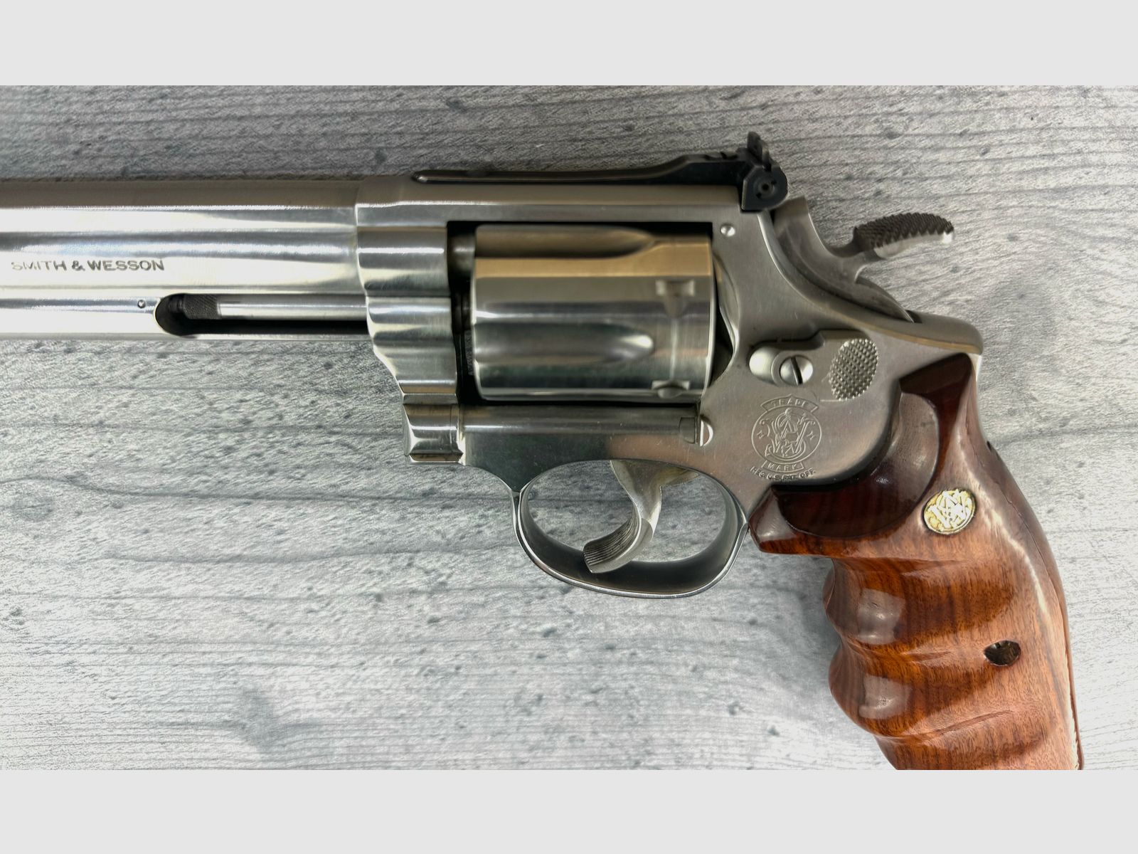Smith & Wesson Mod. 617-1 Campione di tiro .22 l.r. impugnature in legno