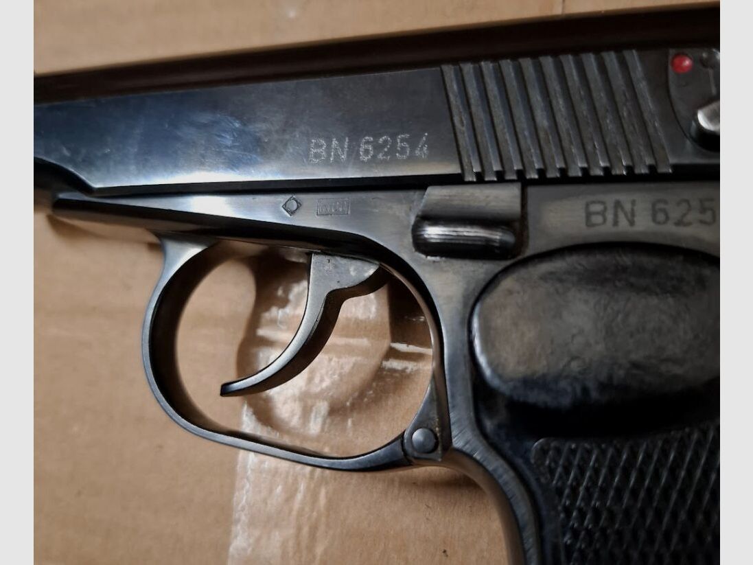 DDR Ernst Thälmann Suhl Makarov K100 Pistola M