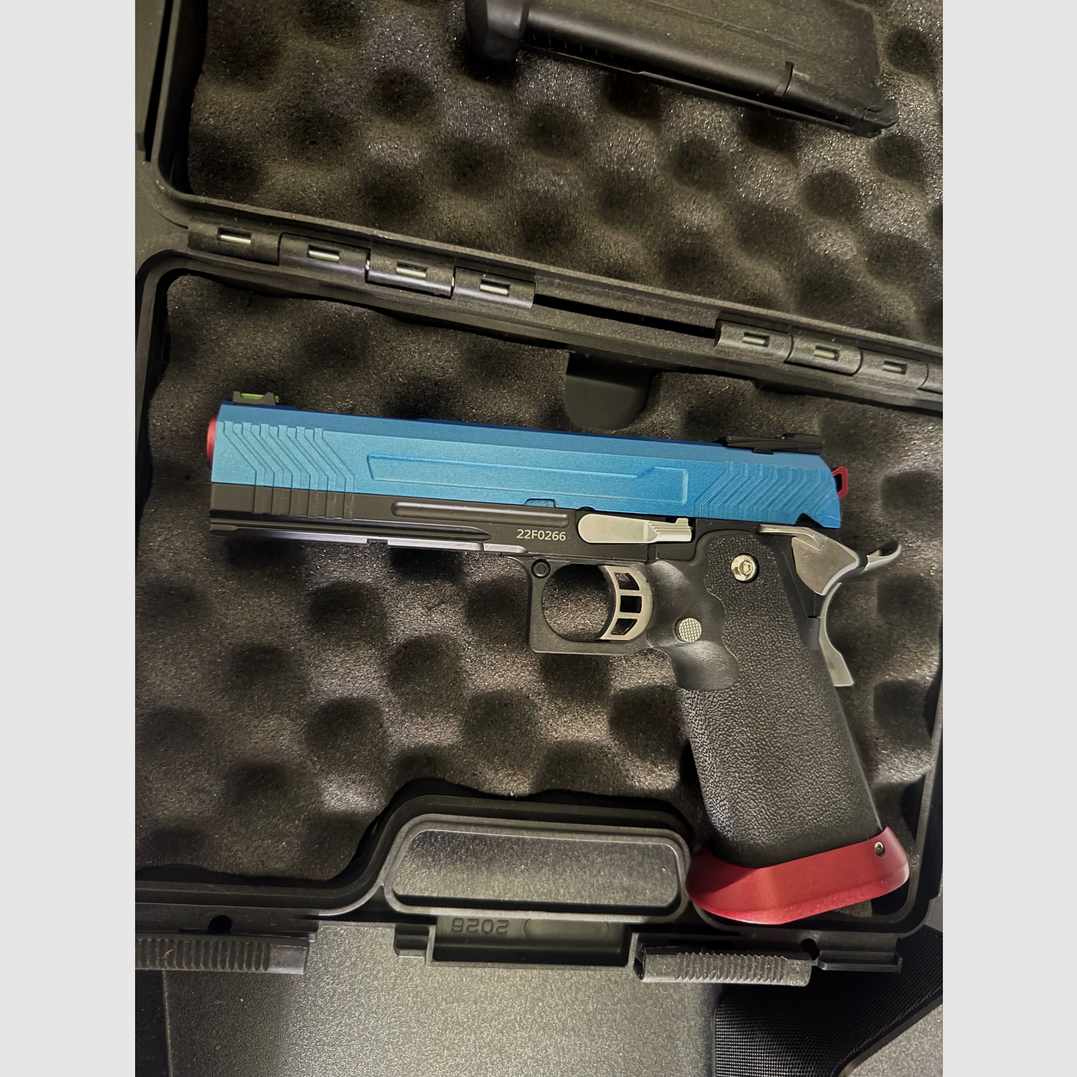 AW Custom HX1105 HiCapa GBB - Blue/Red