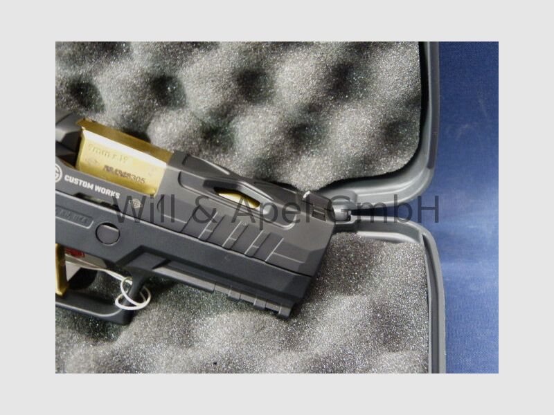 SIG SAUER P 320 SPECTRE