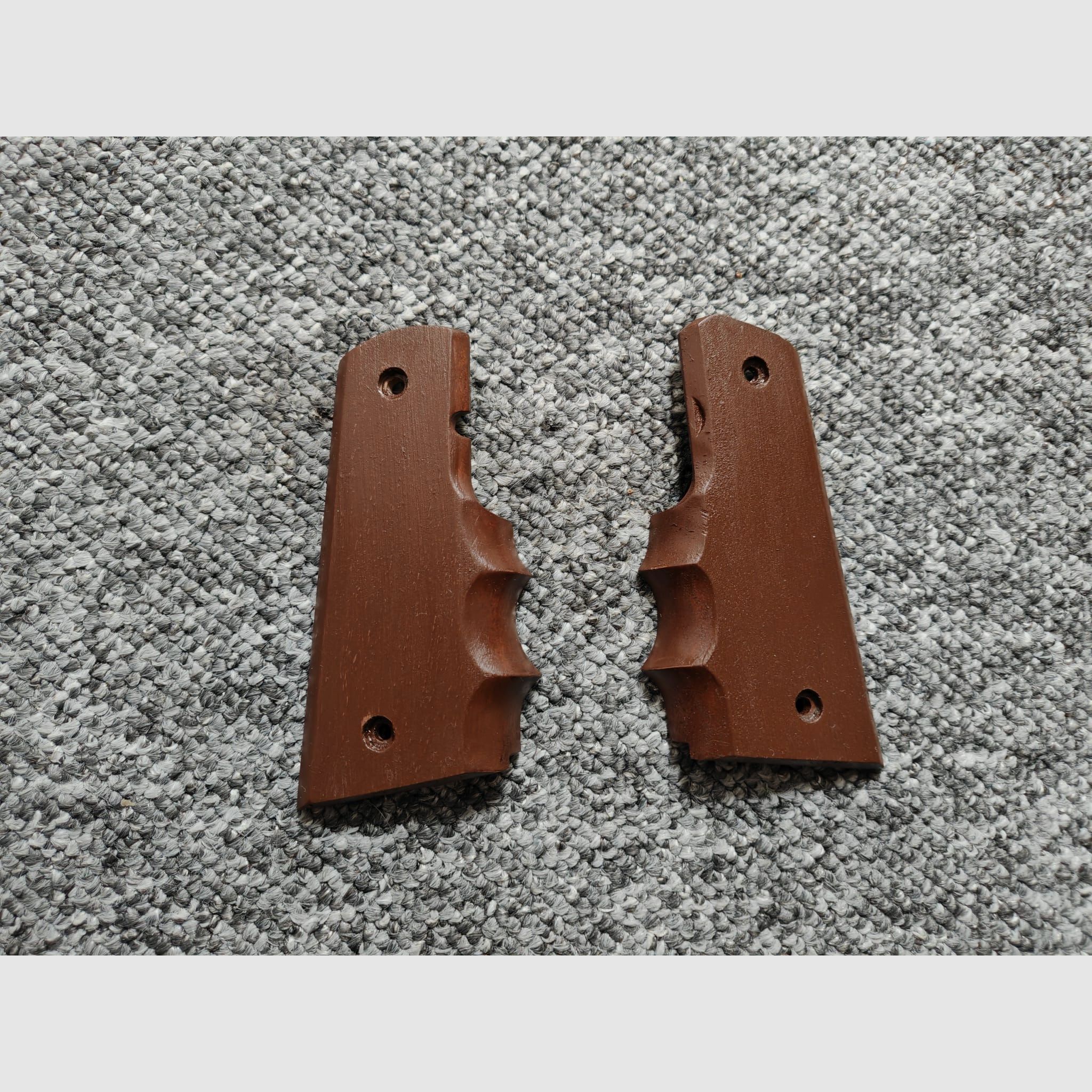 Combat Griffschale aus Holz für Colt 1911 (mit ein wenig Bearbeitung auch für Umarex 1911 oder andere Schreckschuss-Derivate geeignet)