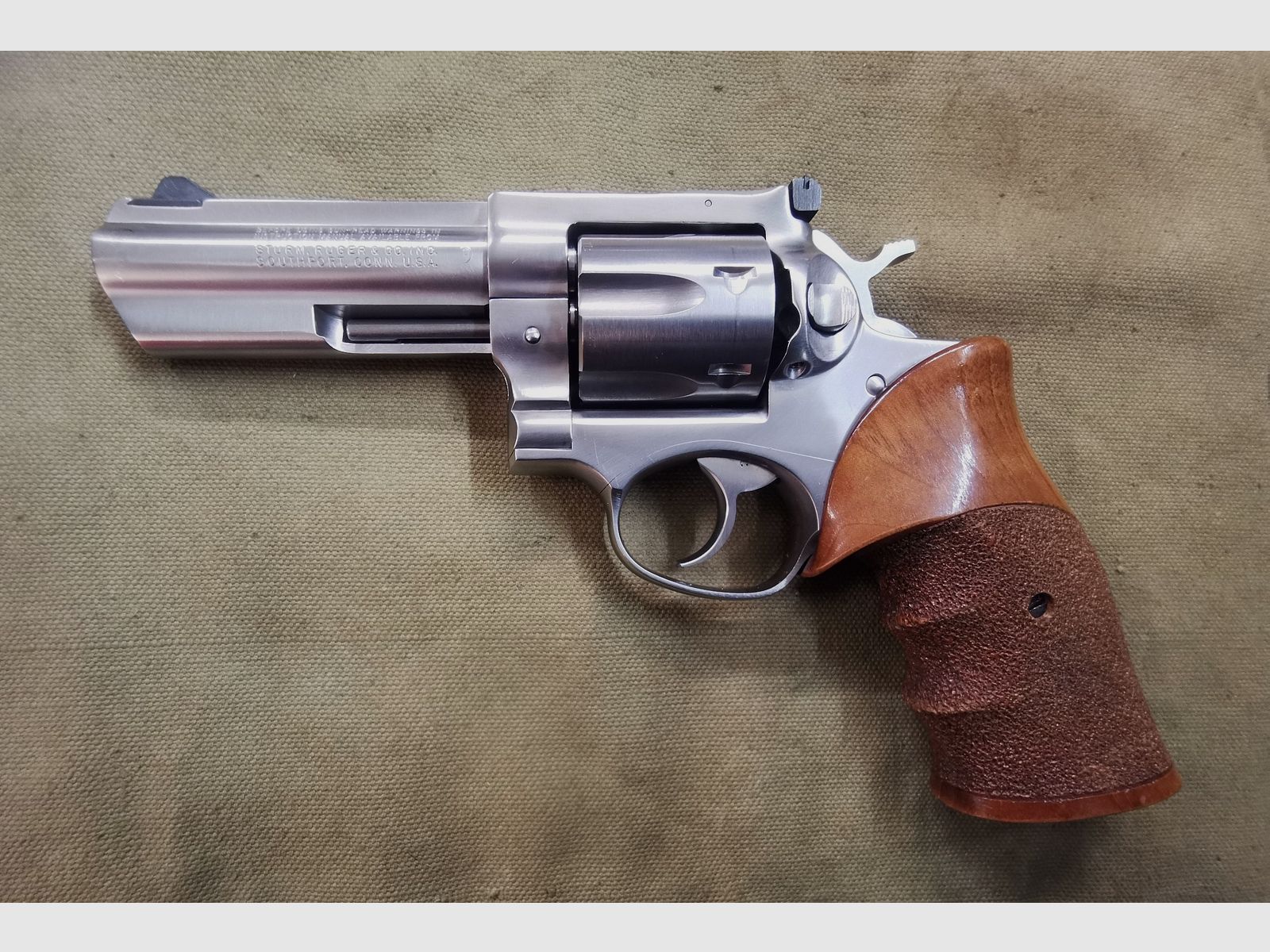 RUGER GP100  .357Mag   4Zoll schwerer Revolver
