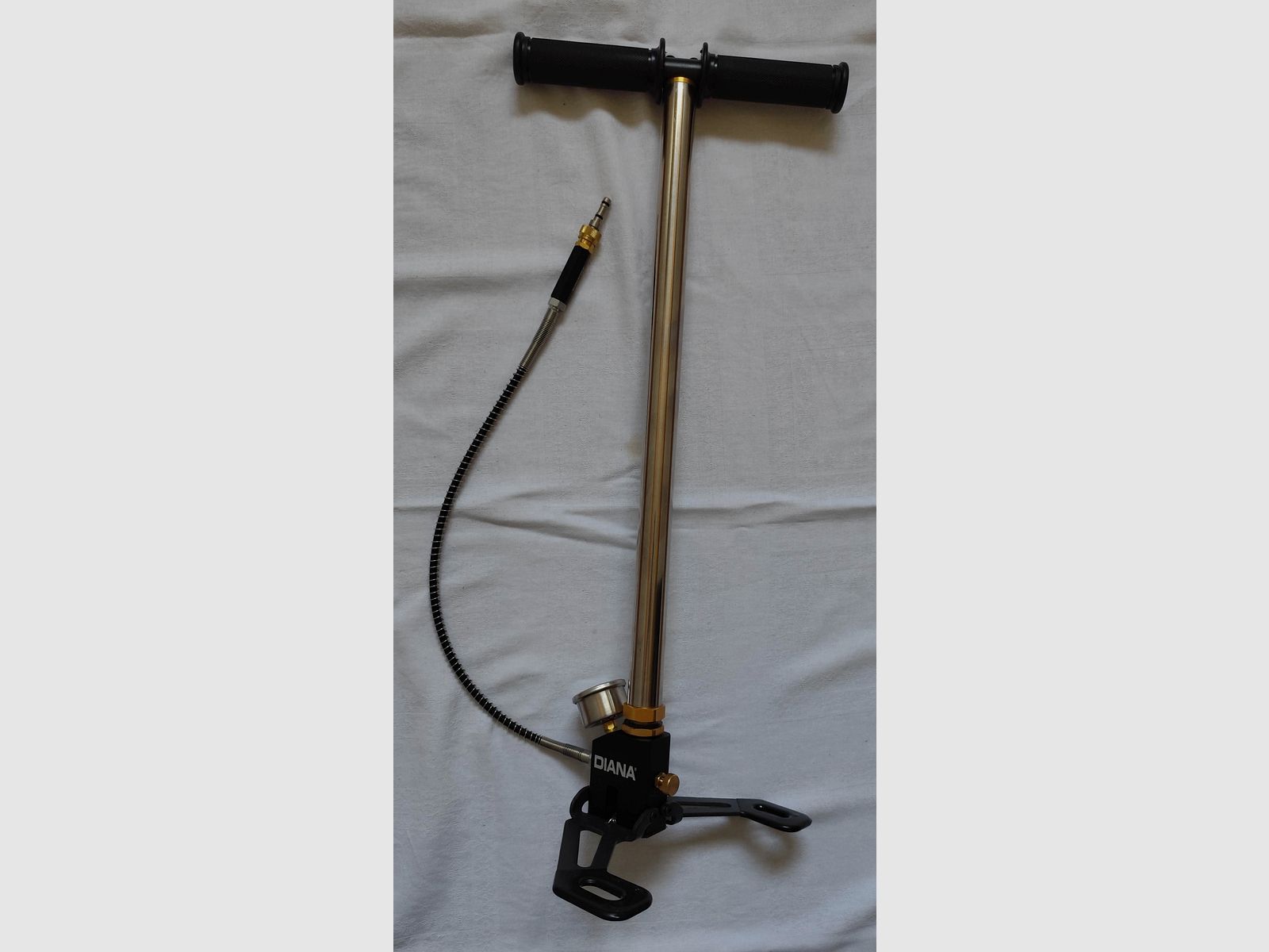 Pistolet pneumatyczny Diana Bandit+ Pompka powietrzna