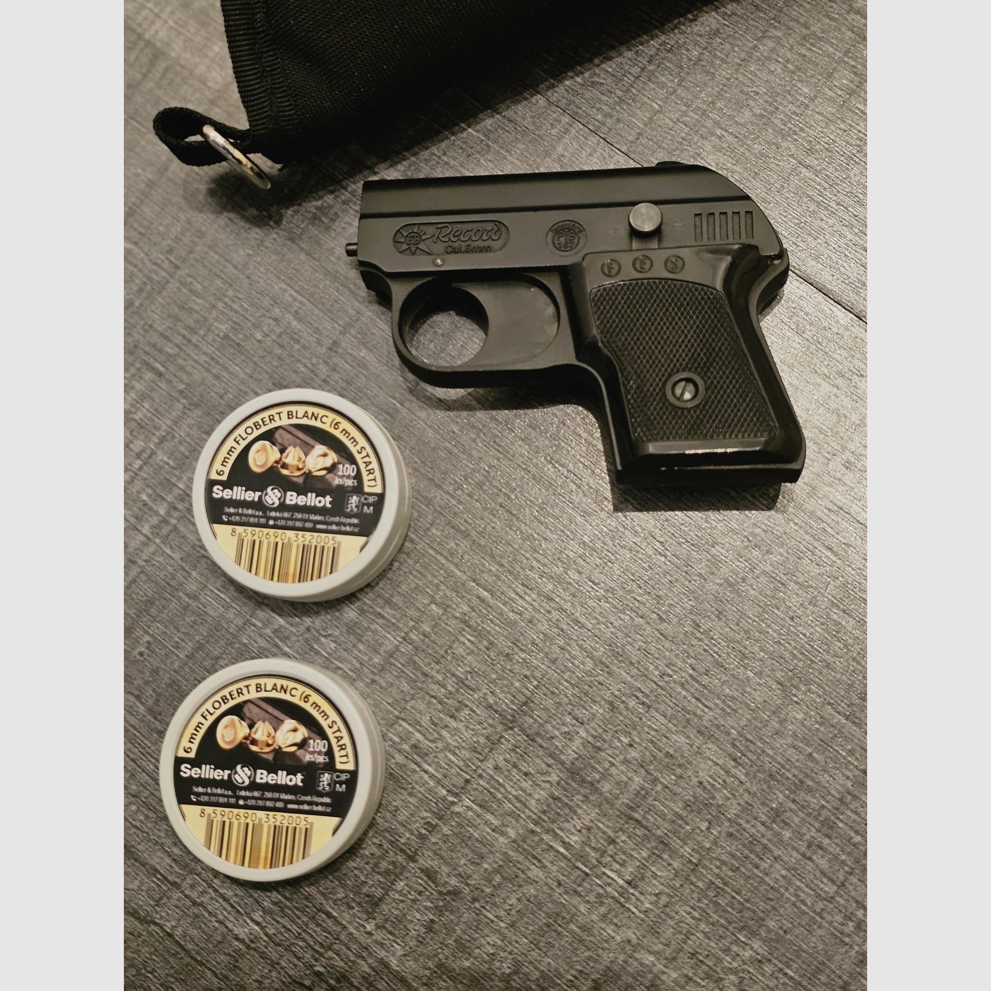 Alarm pistol