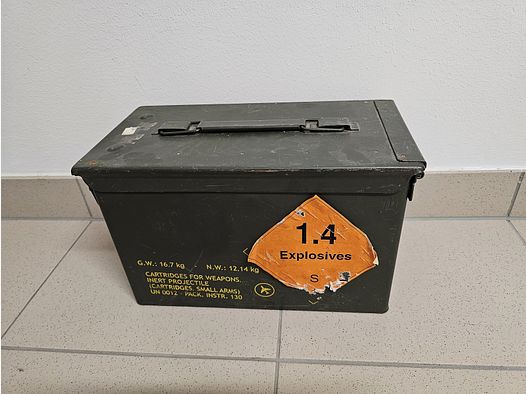 Munitionskiste FN Herstal aus Metall CAL. 7.62x51 gebraucht, oliv US Army