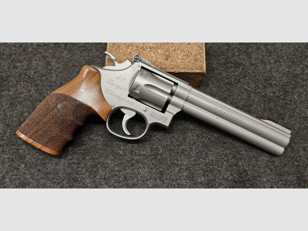 Smith & Wesson 617 Target Champion