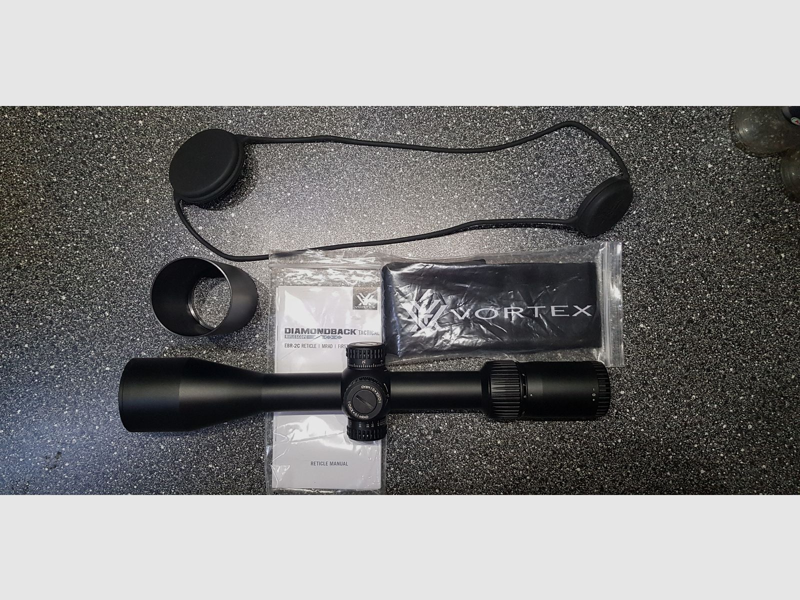 Vortex Diamondback Tactical 6–24×50 FFP EBR-2C MRAD (DBK-10029) inkl. Originalkarton & Zubehör