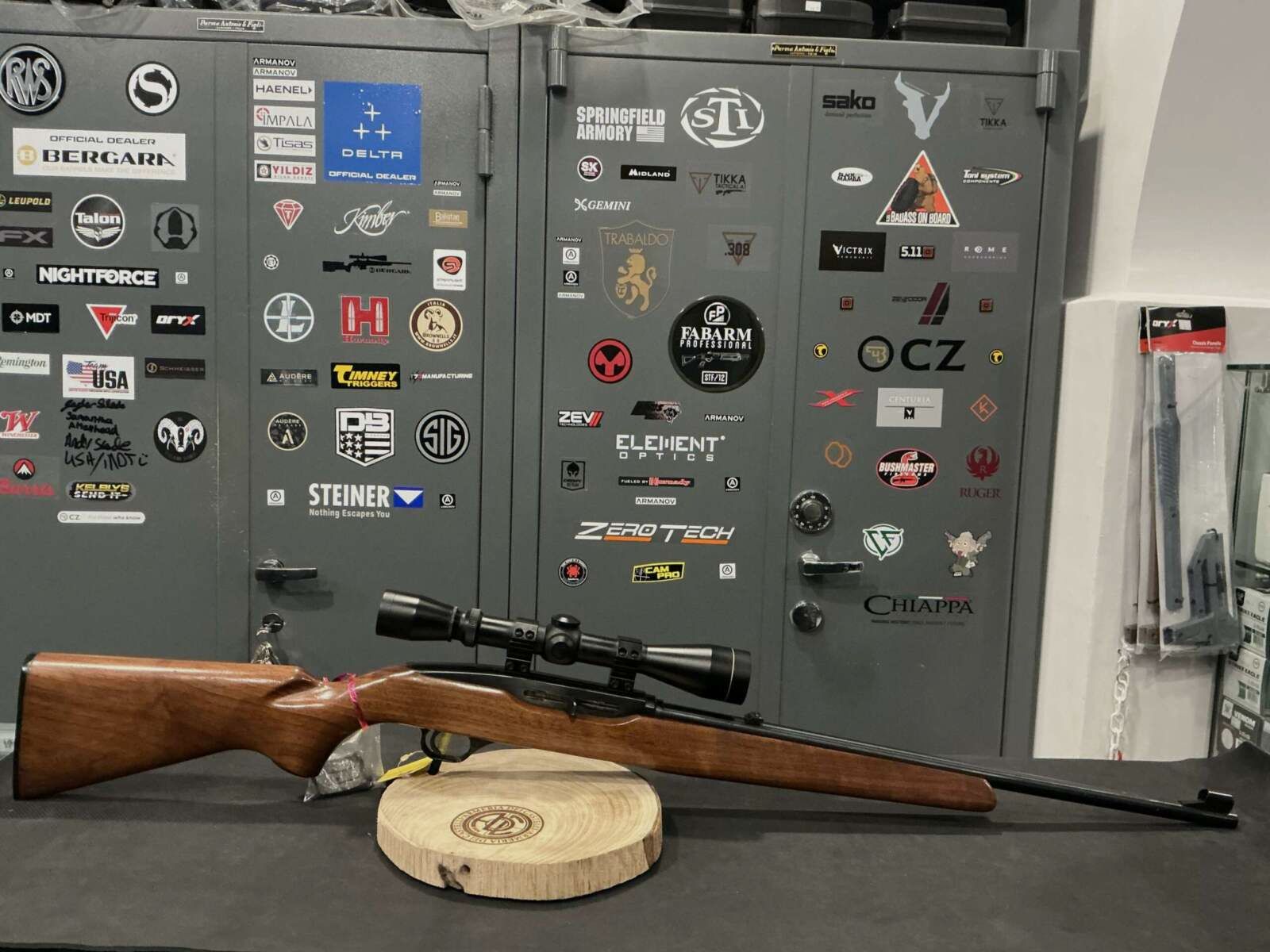 WINCHESTER 490 Kal. 22LR, komplett mit Leupold 3-9x40mm Optik