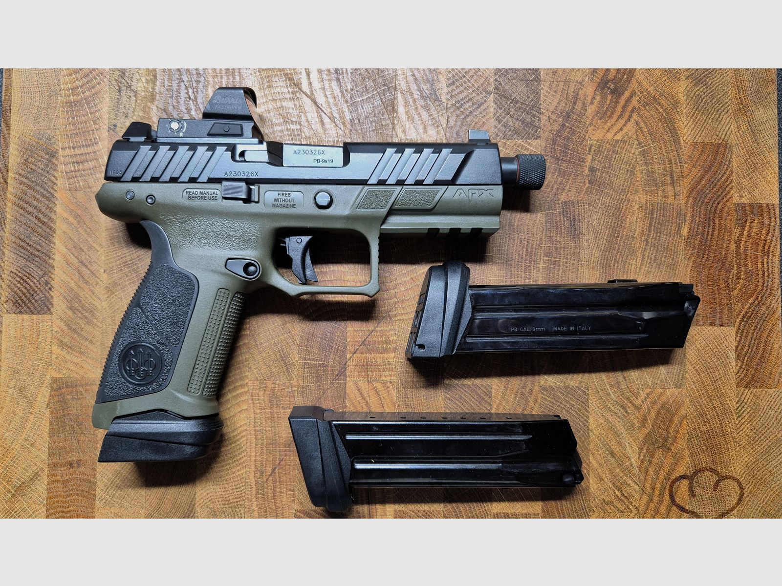 Beretta Pistole APX A1 Tactical 9mm mit Red Dot Burris Fast Fire 4