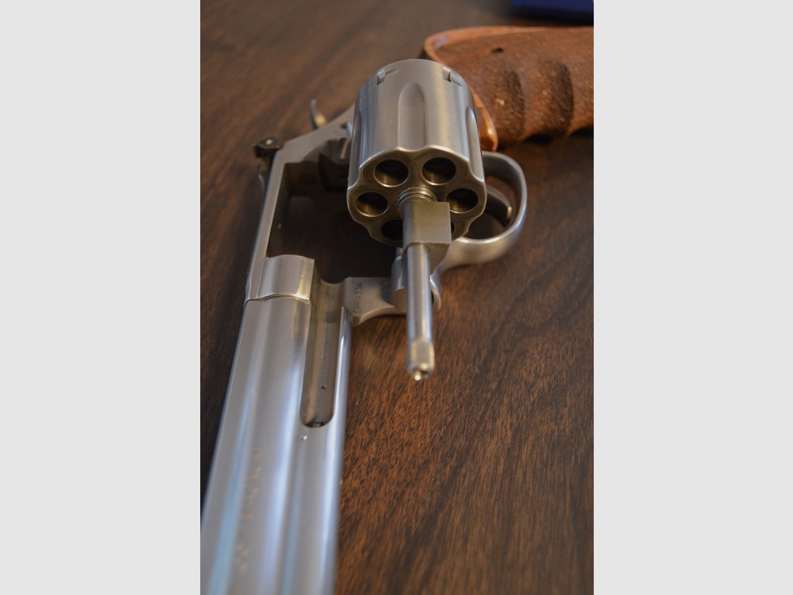 Smith & Wesson 686-6 Target Champion Kal.357 Mag. 6 Zoll Lauf im S&W Koffer mit Zubehör