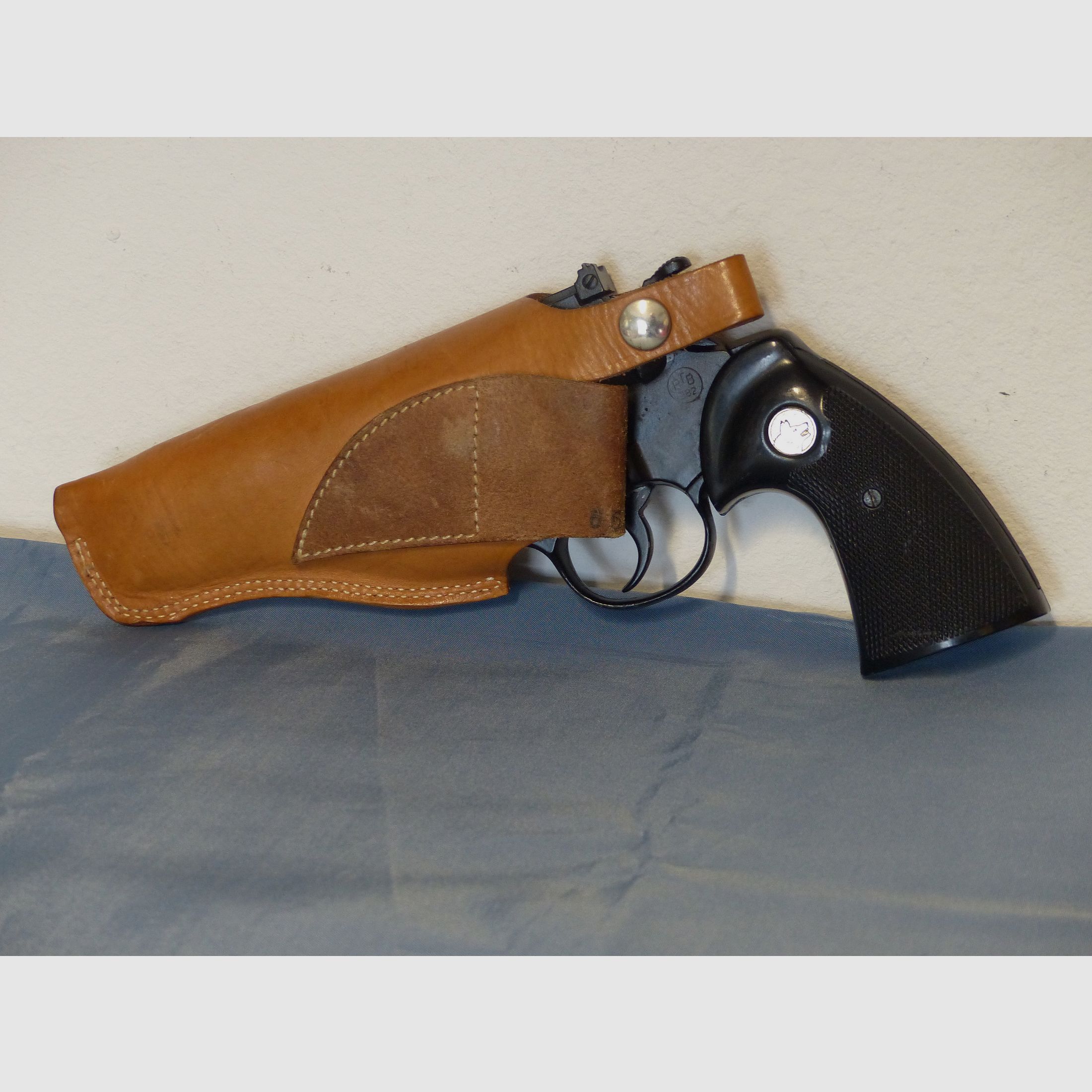 Schreckschuss Gas Revolver Umarex Python Cal. .380 Knall PTB 282 mit Holster + Abschussbecher vintage