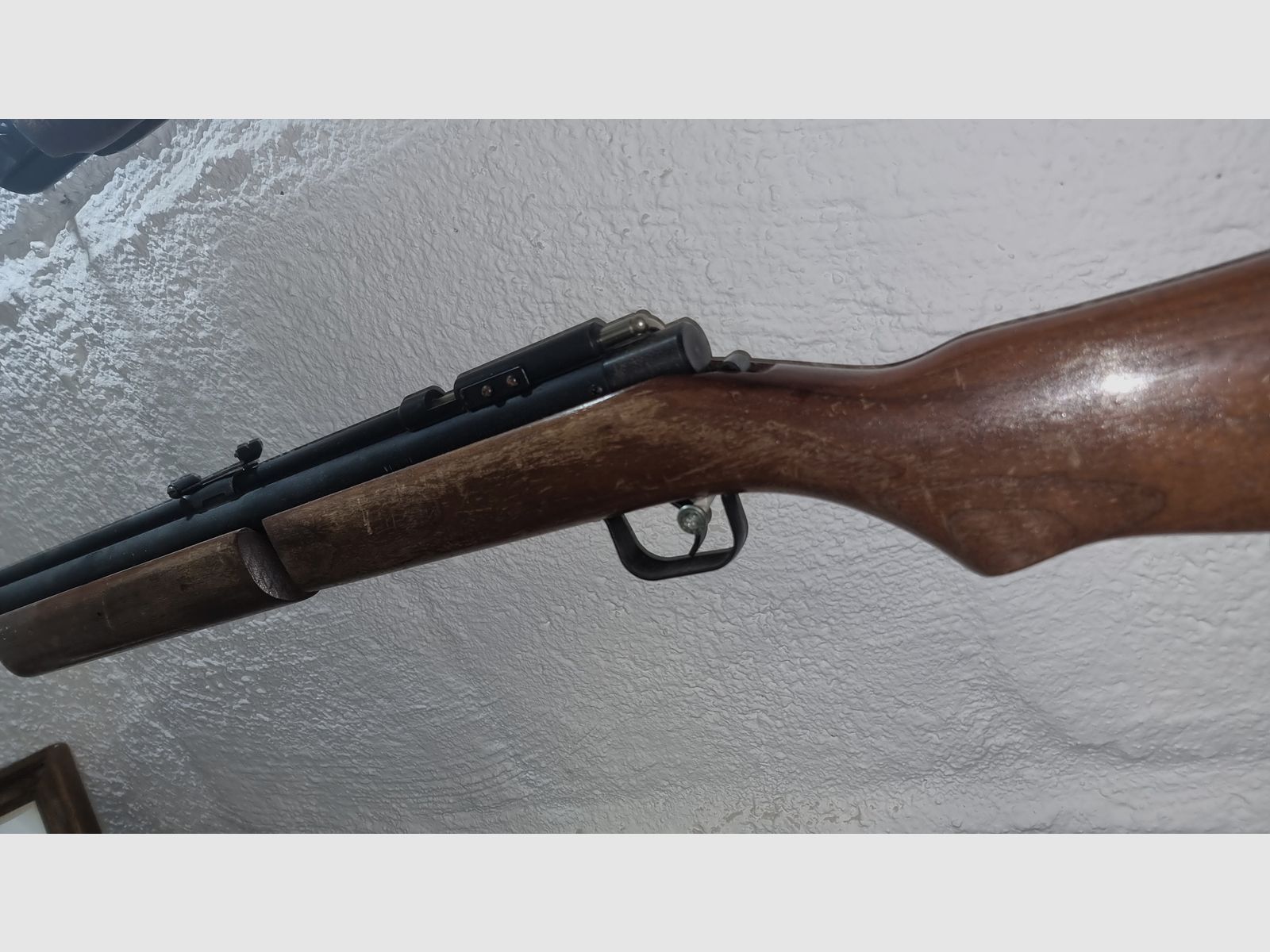 Gamo Hunter 440 karabinek pneumatyczny z łamanym lufą kal. 5,5mm Diabolo z drewna bukowego.       Diana mod 22.      