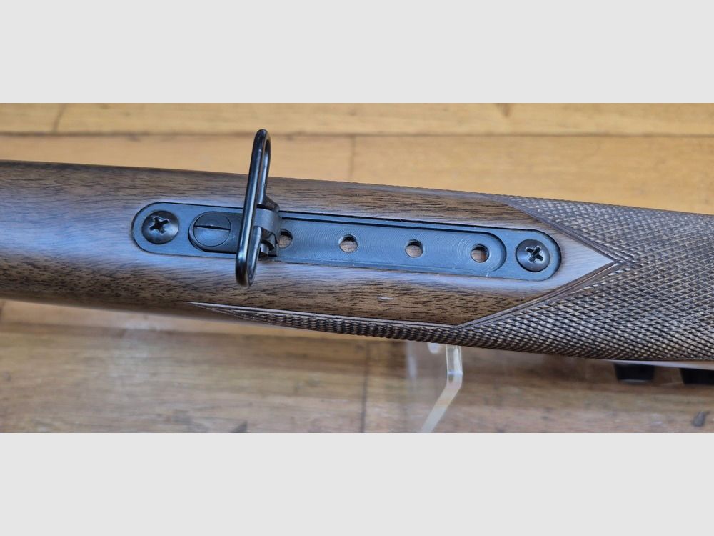 Zeldzame en originele Beretta Olimpia Repetierbüchse – "Modelo Unione" – Kal. .22LR – Twee modi: handmatige herhaling en semi-auto – Zware geweer gericht op precisie in plaats van recreatie – 5 schoten – Kwaliteitsnotenhout en mechanica in TBE++ – Bronsing van 99,99% – Prachtige loop – Beretta-kwaliteit overal – TBE+++, afbeelding 18 van 38