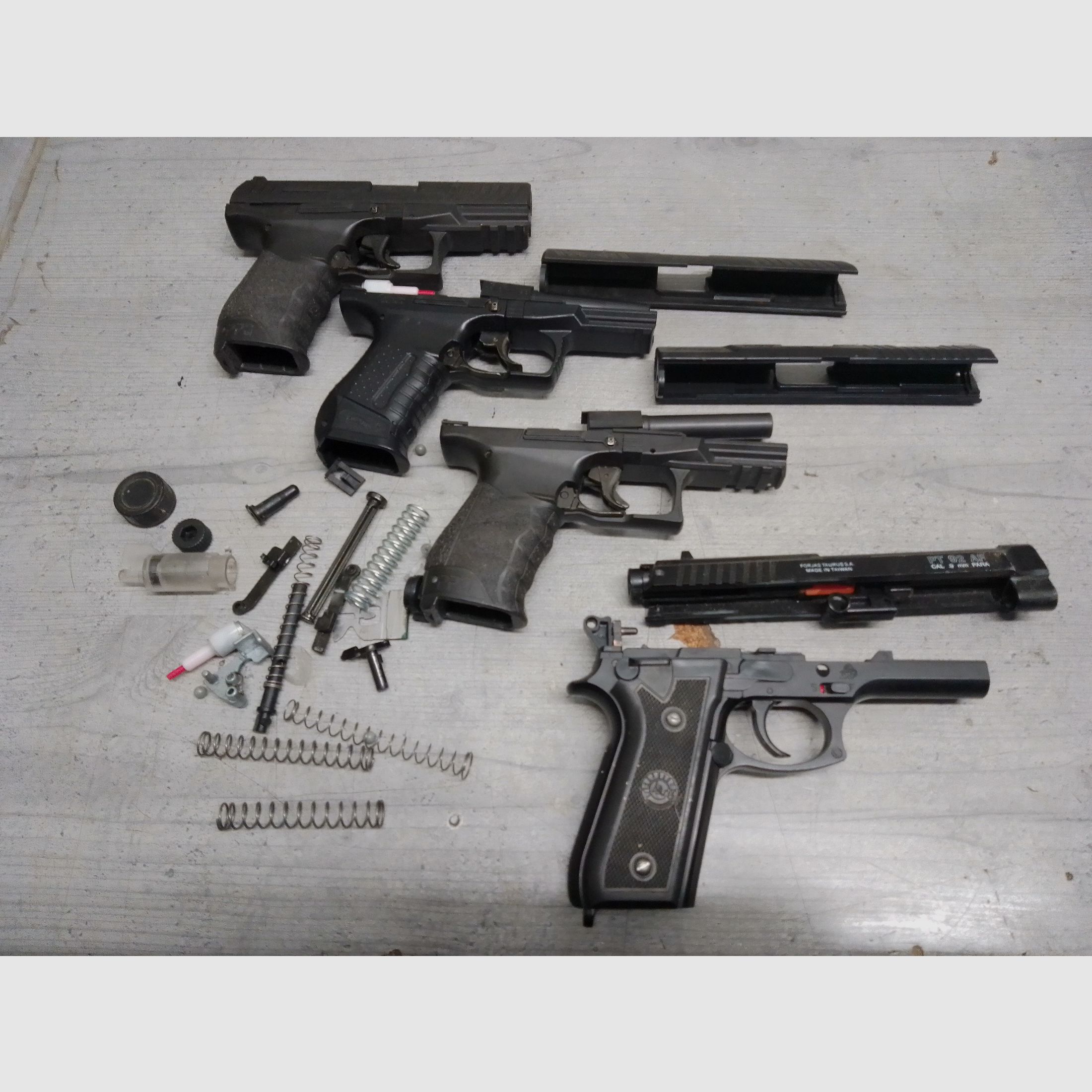 Softair, pistolet, sprężynowy, 0,5 dżula