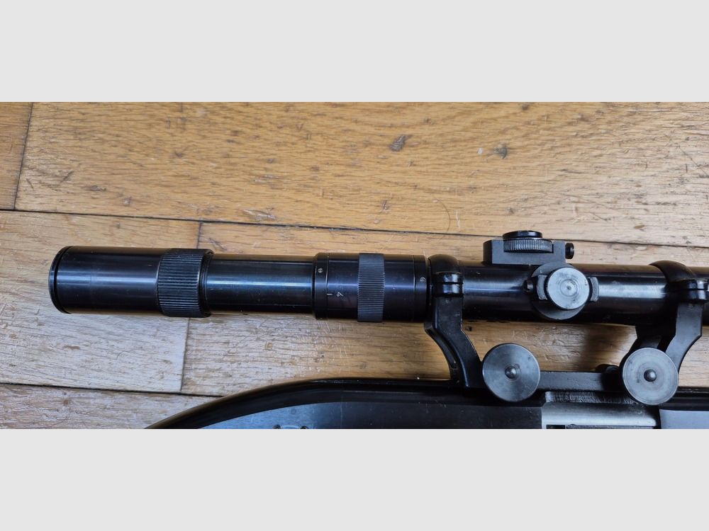 Sehr schöne Winchester Model 77 – Selbstladebüchse im Kal. 22LR – Die Begleiterin des jungen Amerikaners nach dem Krieg – Ideale Waffe zur Jagd auf Ungeziefer und persönlicher Feind jeder Dose! – 8 Schuss – Sehr schöne Verarbeitung von Winchester New Haven aus 1962 – Zustand mehr als sehr gut – TBE++, Bild 35 von 41