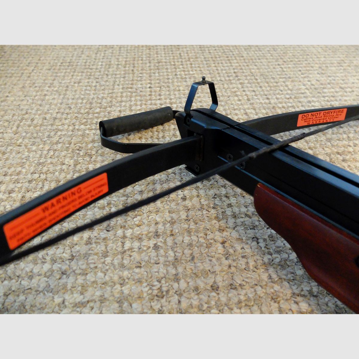 Armbrust mit  Holzschaft und 150lbs - tiptop Zustand.