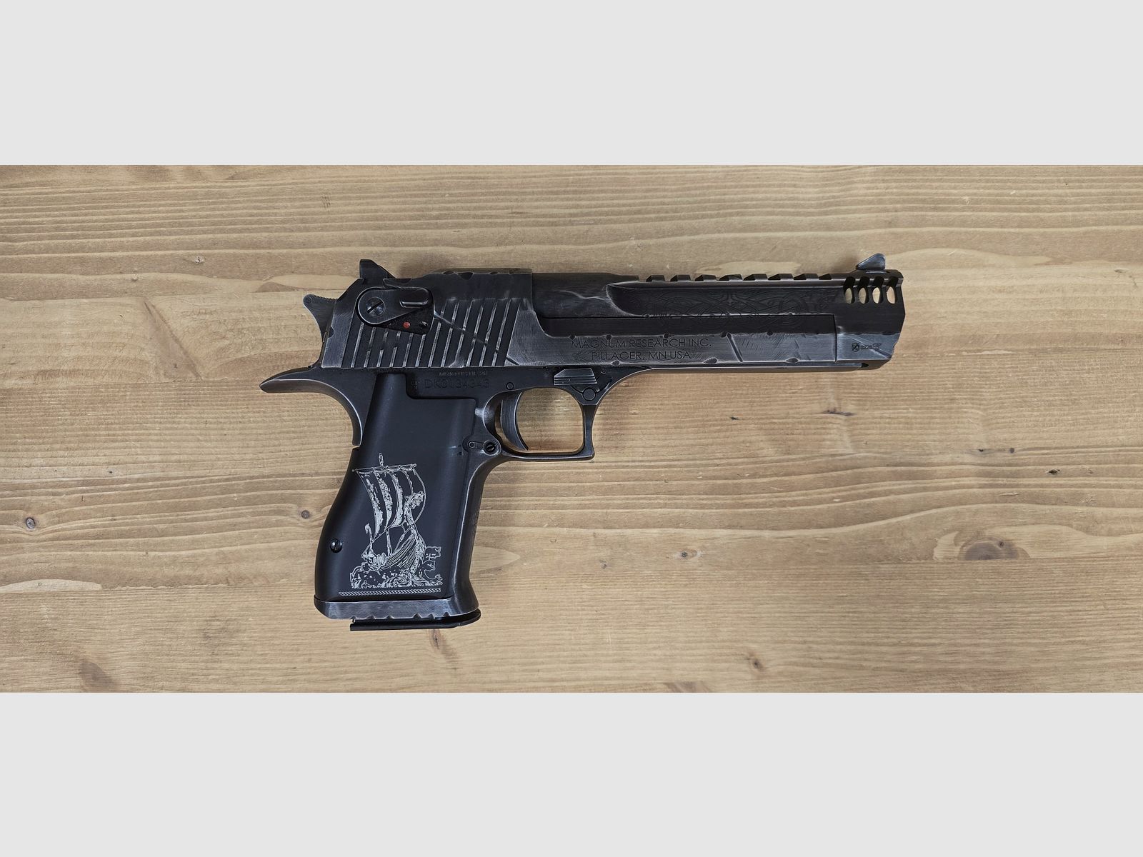 Desert Eagle XIX 6" VIKING 2 Limited Edition .50AE