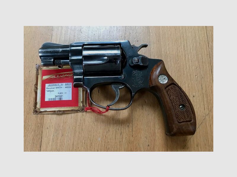 Kommissionen	 Rev. S&W Mod.36 2''Chiefs Spez