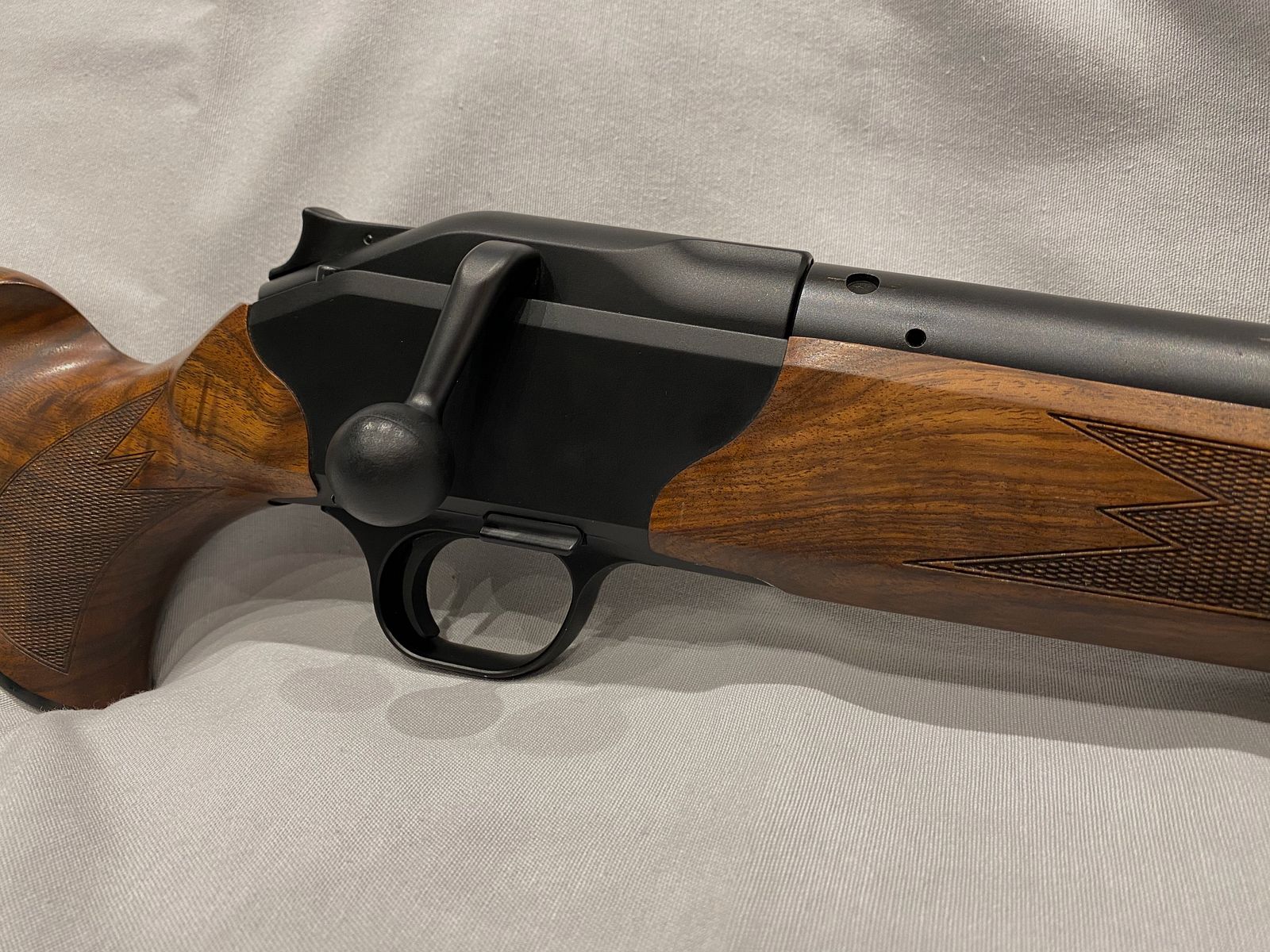 Blaser R8 Holz Standard mit Swarovski Sattelmontage 