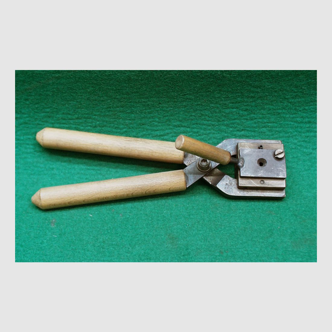 D. Sturm Gießkokille mit Griffzange .54 Sharps, gebraucht