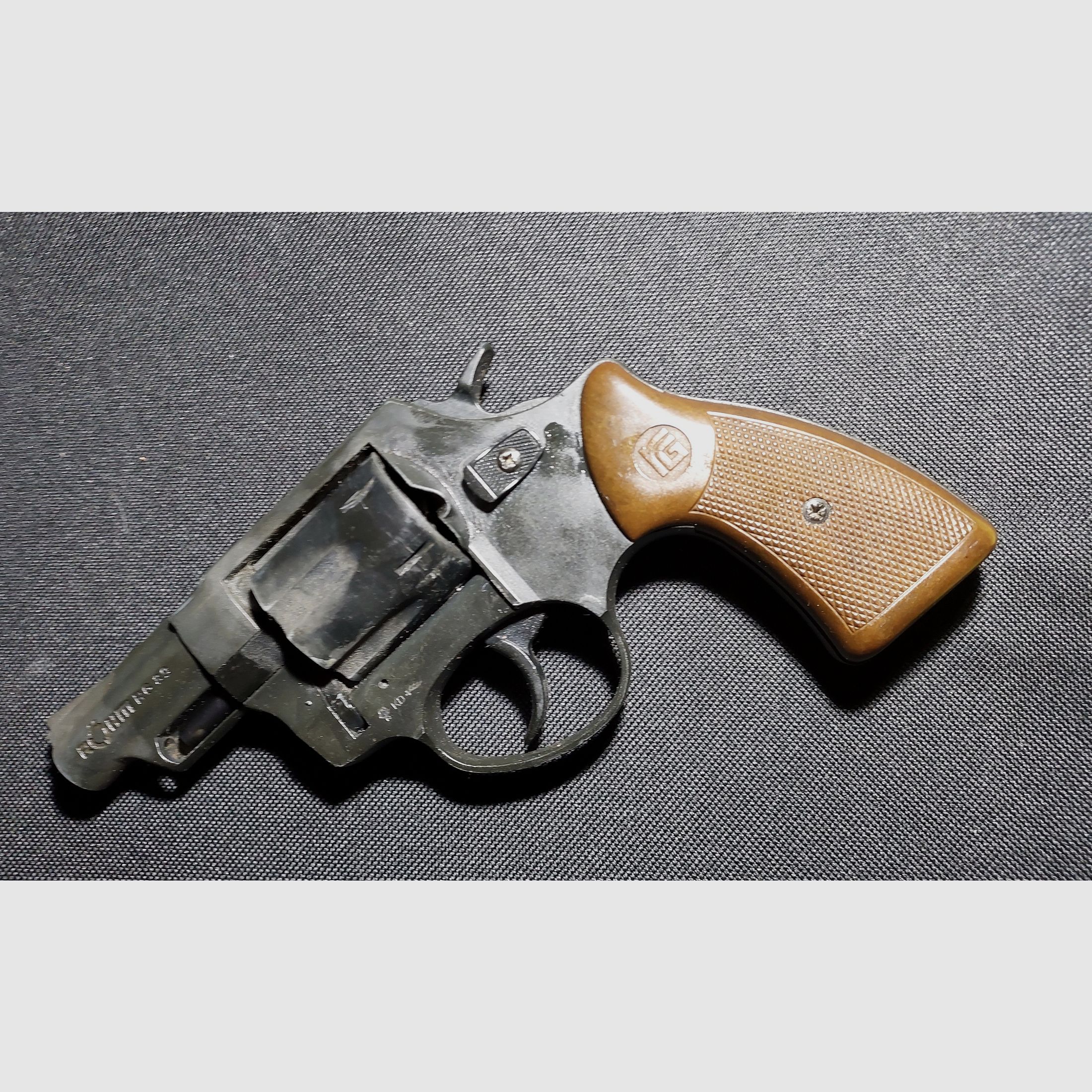 Revólver de detonación Röhm RG89, acabado en negro (PTB 451)