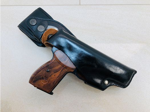 ••• Dienstholster DBGM GM 77 16 273 Dienstholster Makarov H&K P7 •••