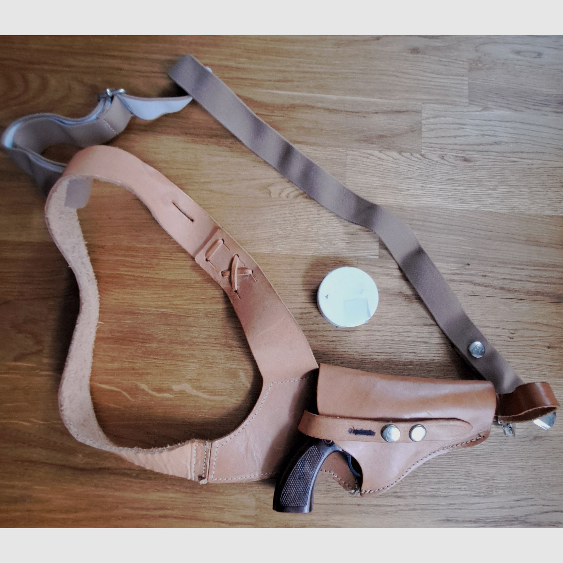 Umarex 6 mm Revolver mit Lederhalfter 