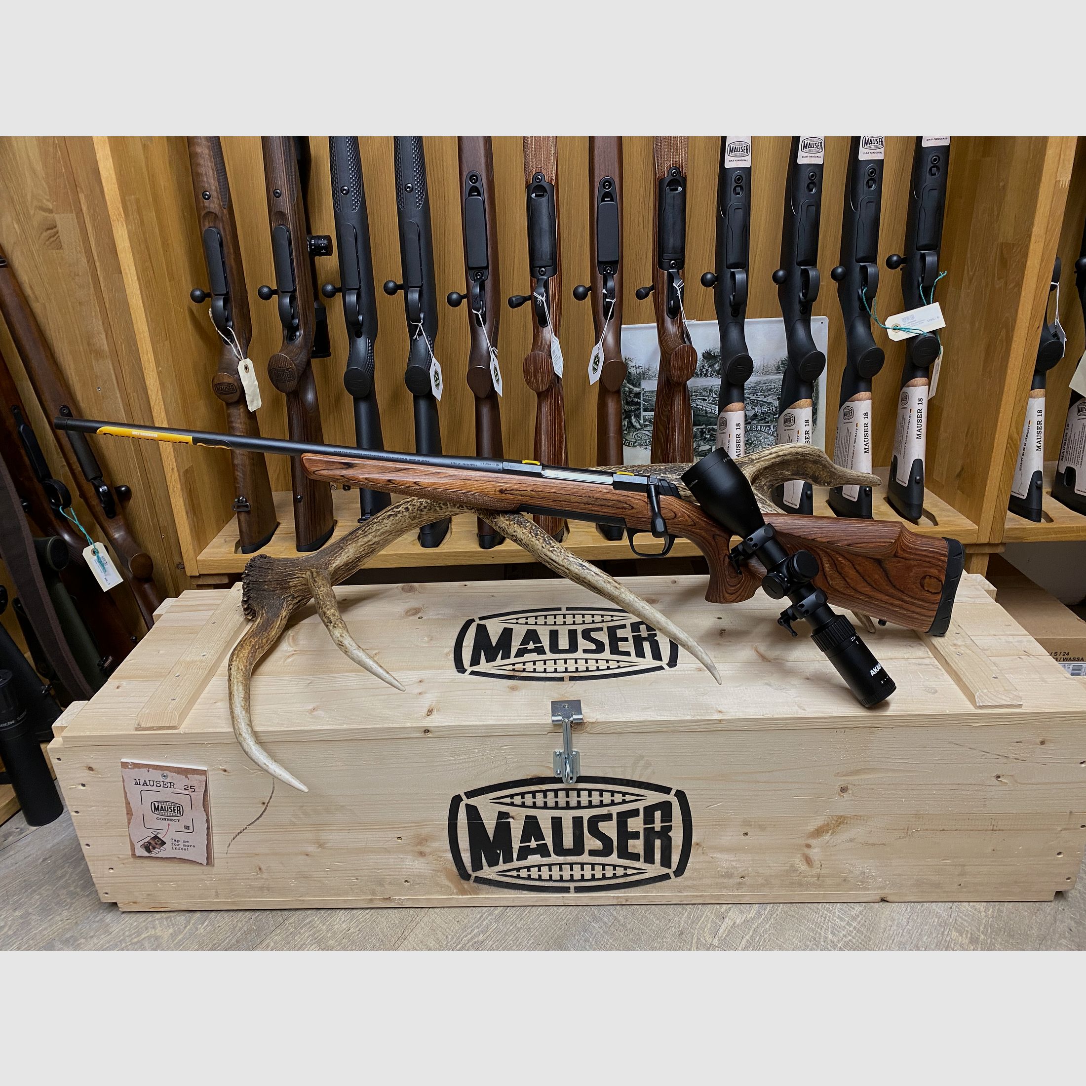Browning X-Bolt Hunter Eclipse links, mit AKAH 2,5-10x50, ohne Schiene