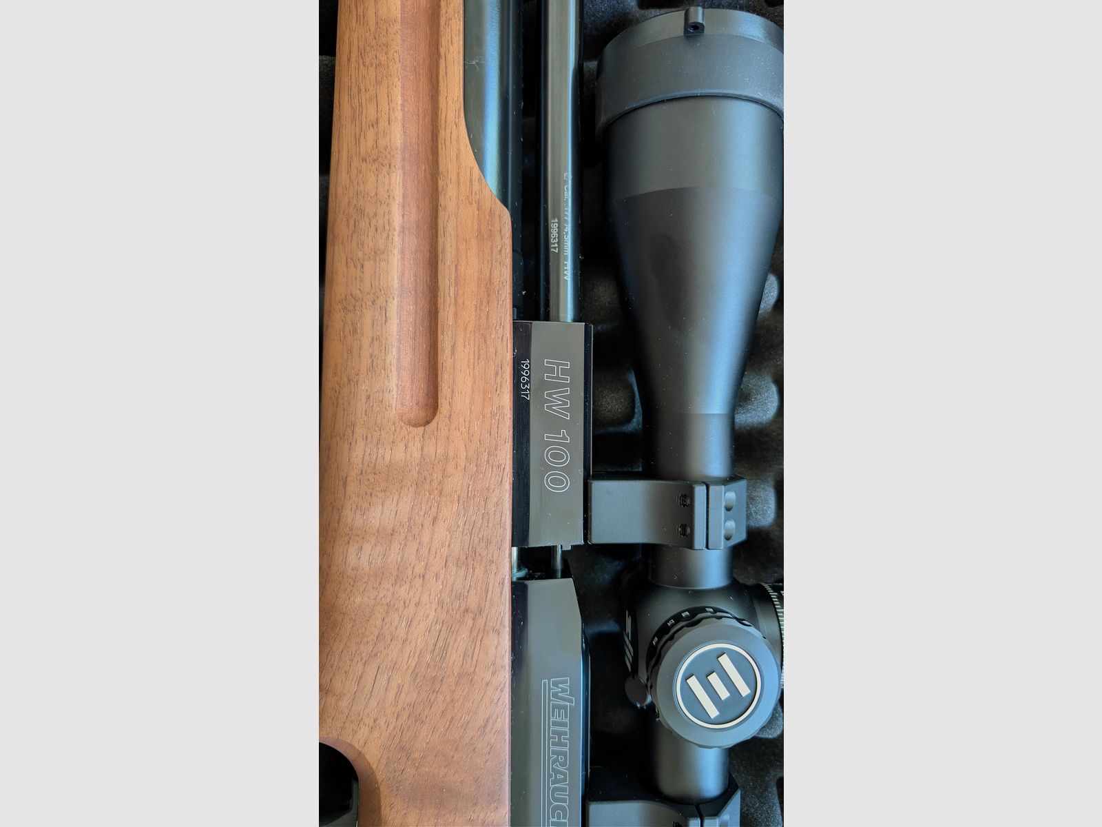 Weihrauch HW100T Set als nieuw met Element Helix 6-24x50 gen2 FFP MRAD
