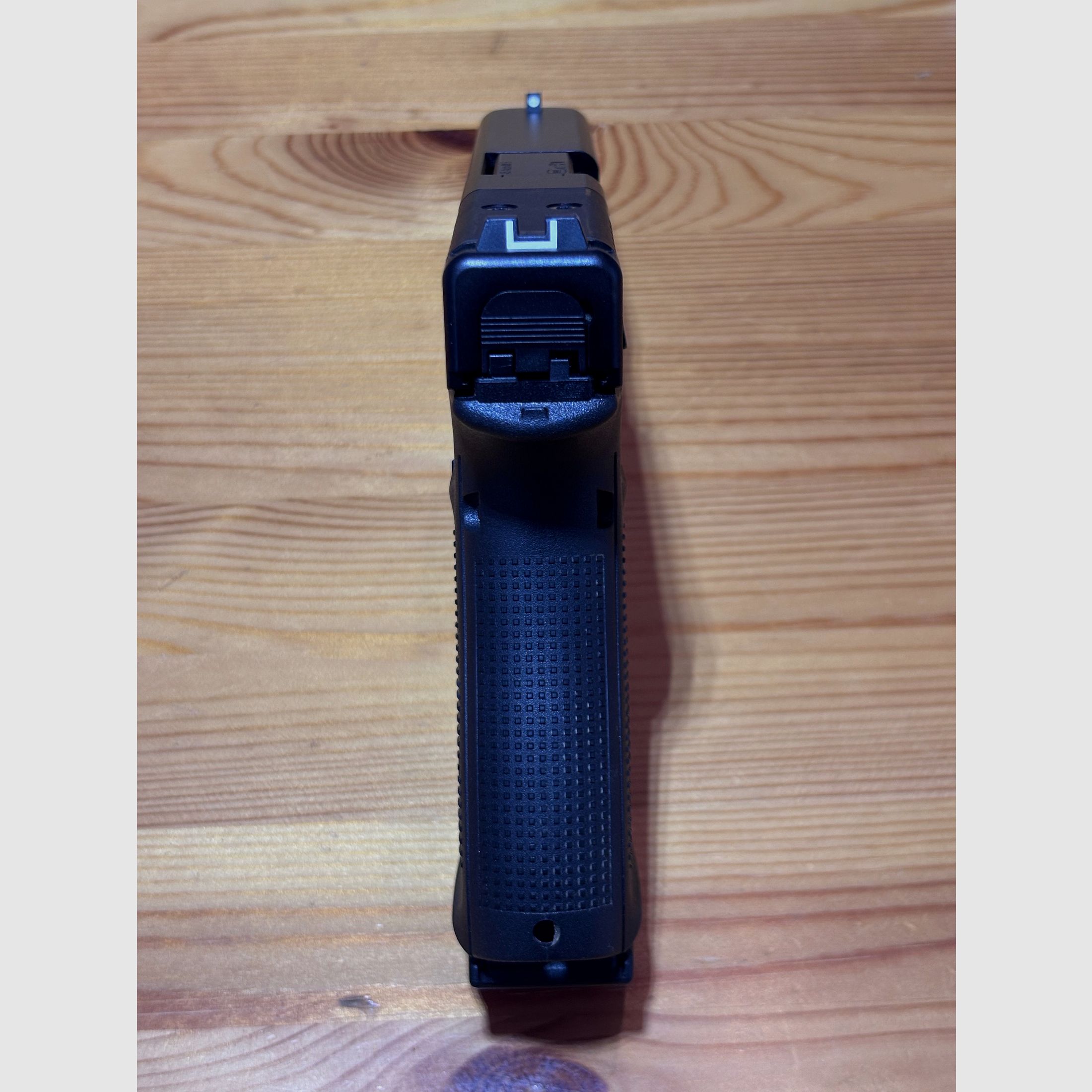 Glock 21 Gen5 MOS .45 ACP – Ungeschossen / Schrankwaffe mit Black Trident Raven Holster 