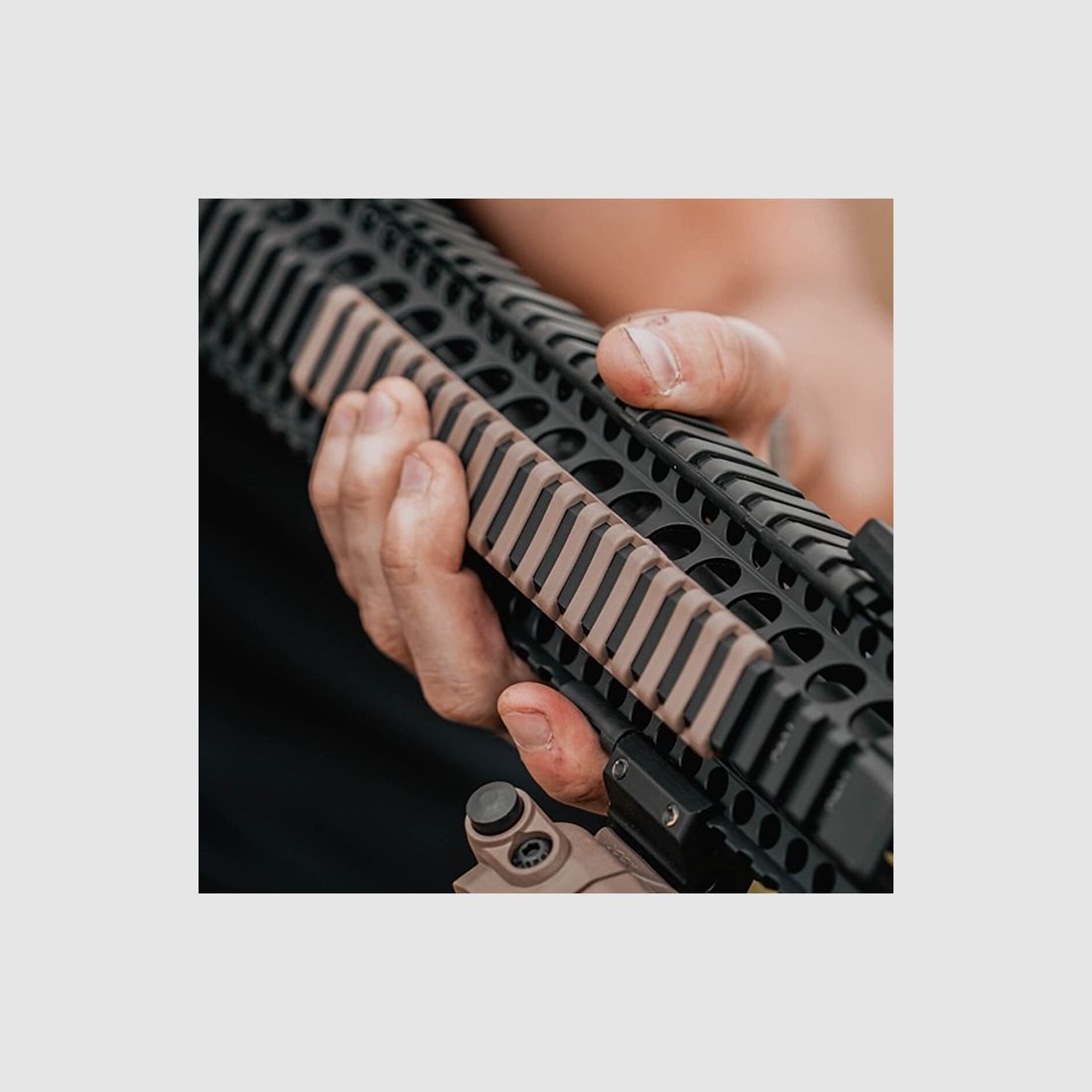 MAGPUL LADDER RAIL PANEL PICATINNY POLYMER 7″ FÜR AR-15 FDE, Bild 3 von 3