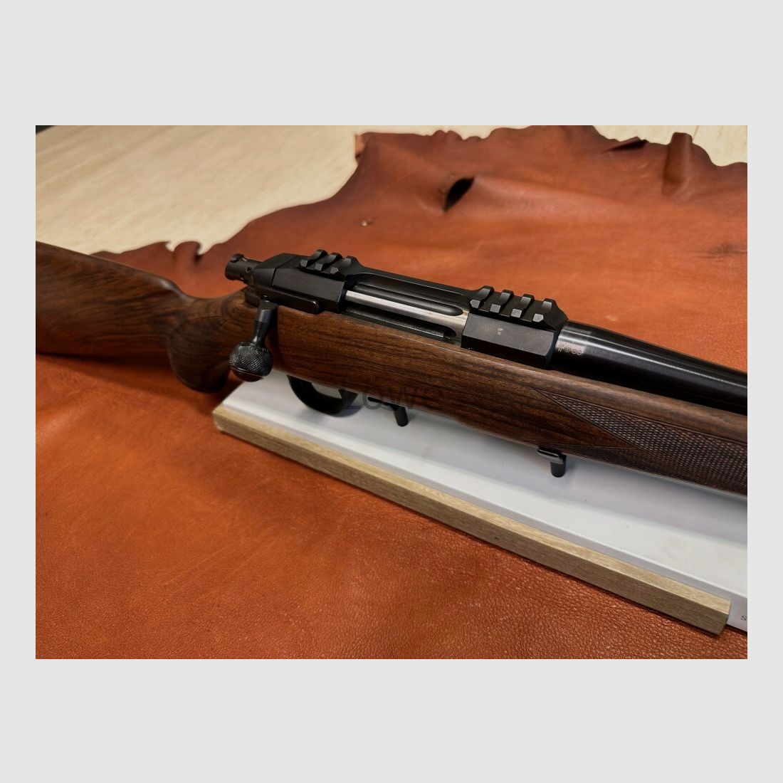 Steel Action HS Hatari Stock