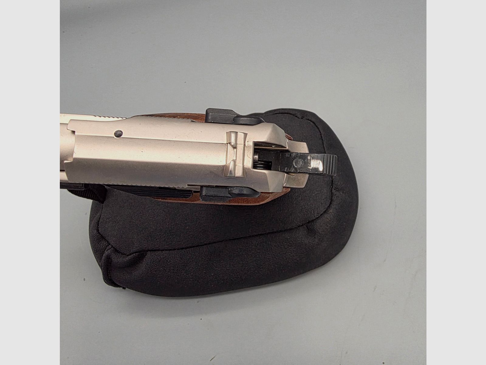 Collector rare Walther P88 caliber 9mm PAK in nickel with wooden grips from the year 2002 with PTB 764 blank firing SRS