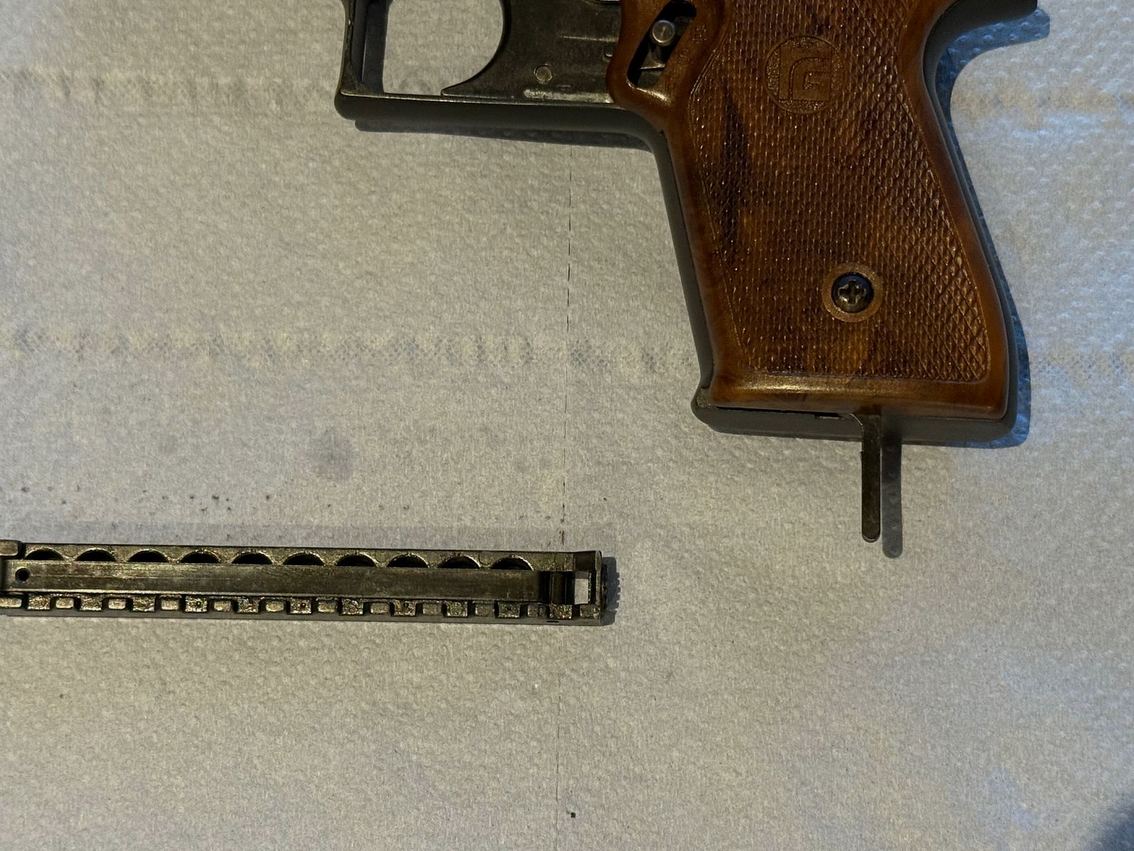 Röhm RG300 – Compact blank-firing pistol in caliber 6mm Flobert (PTB 327)