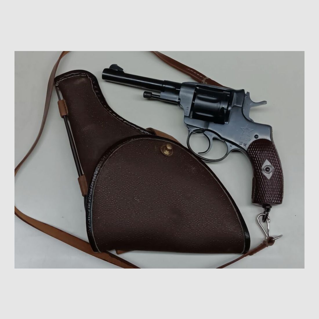 <Nagant M 1895 / 1929>