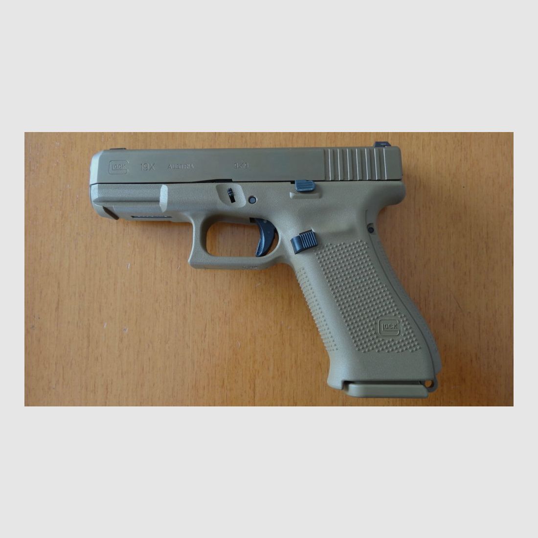 Glock SL-Pistole: Glock 19X-Cal. 9x19 mm in Coyote Tan