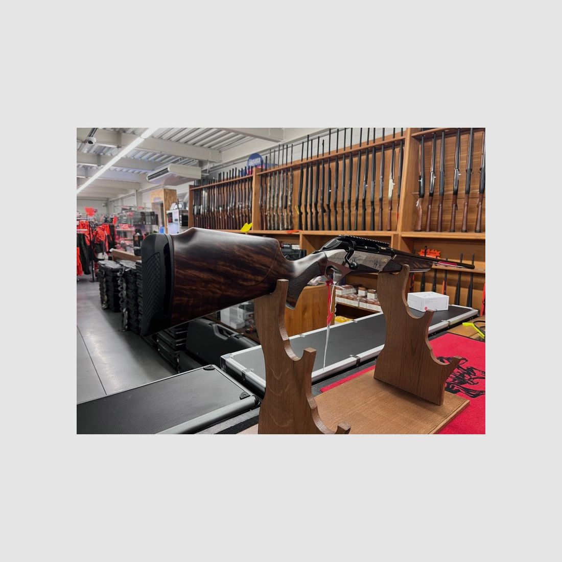 BENELLI LUPO WOOD LUXE .300WM, Bild 2 von 6