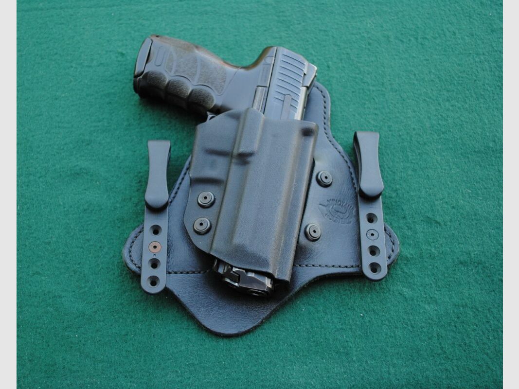 Heckler & Koch P 30L V1, police pistol, complete accessories including holster