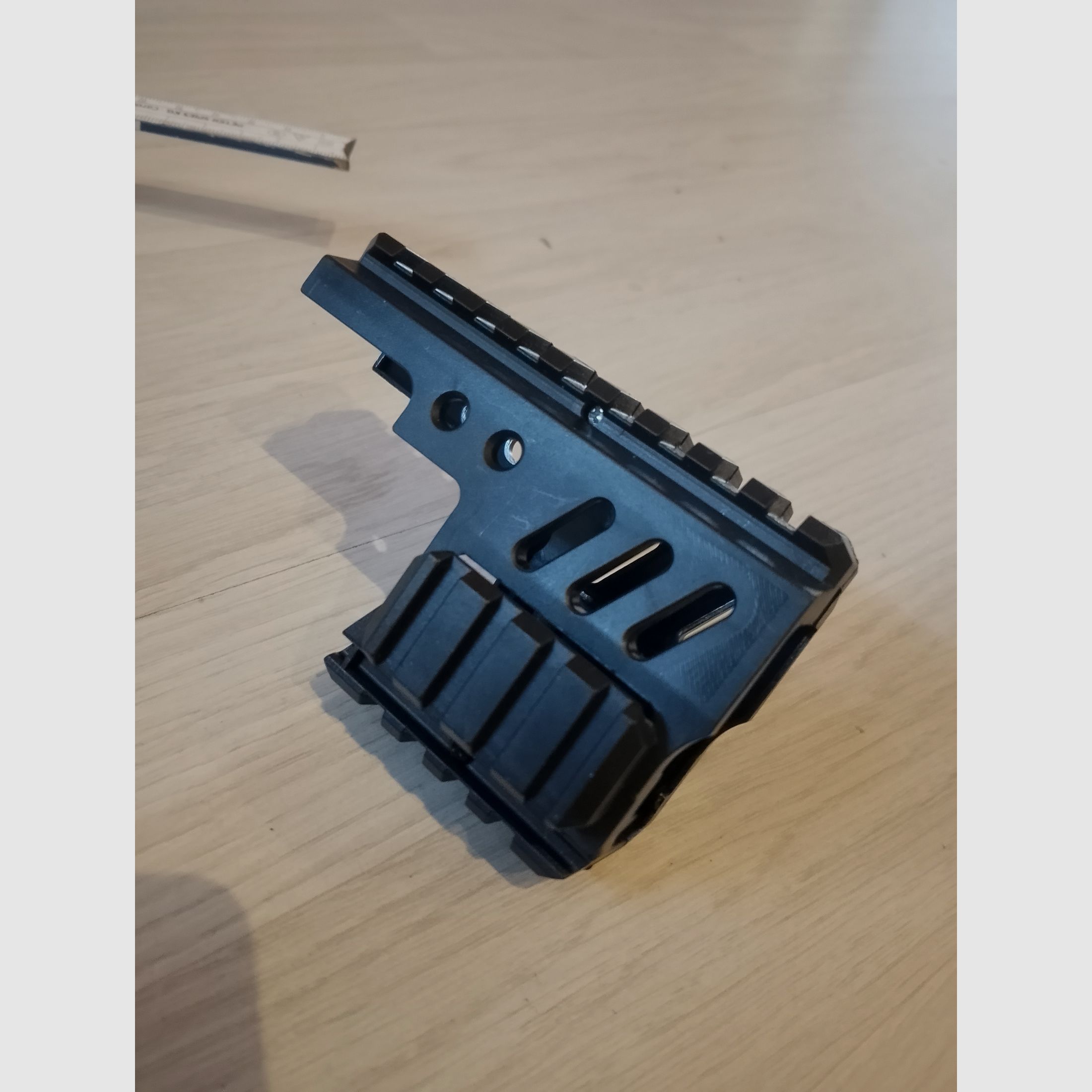 Montura para pistola Pistol Scoup Picatinny 20mm Weaver riel universal polímero negro nuevo