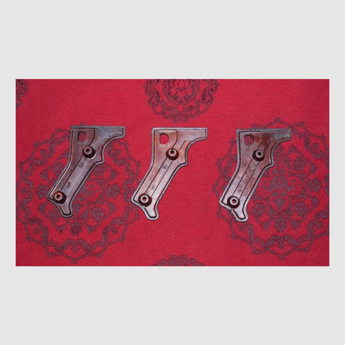 1 Wehrmacht Griffschale links MG42