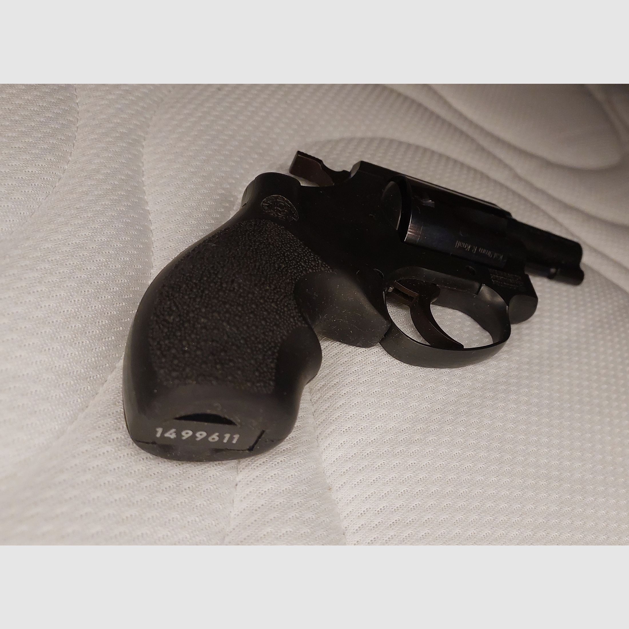 Weihrauch HW37 cal. 9mm R.K. (PTB 887) OVP in ottime condizioni (Arminius HW 37) con impugnature Hogue