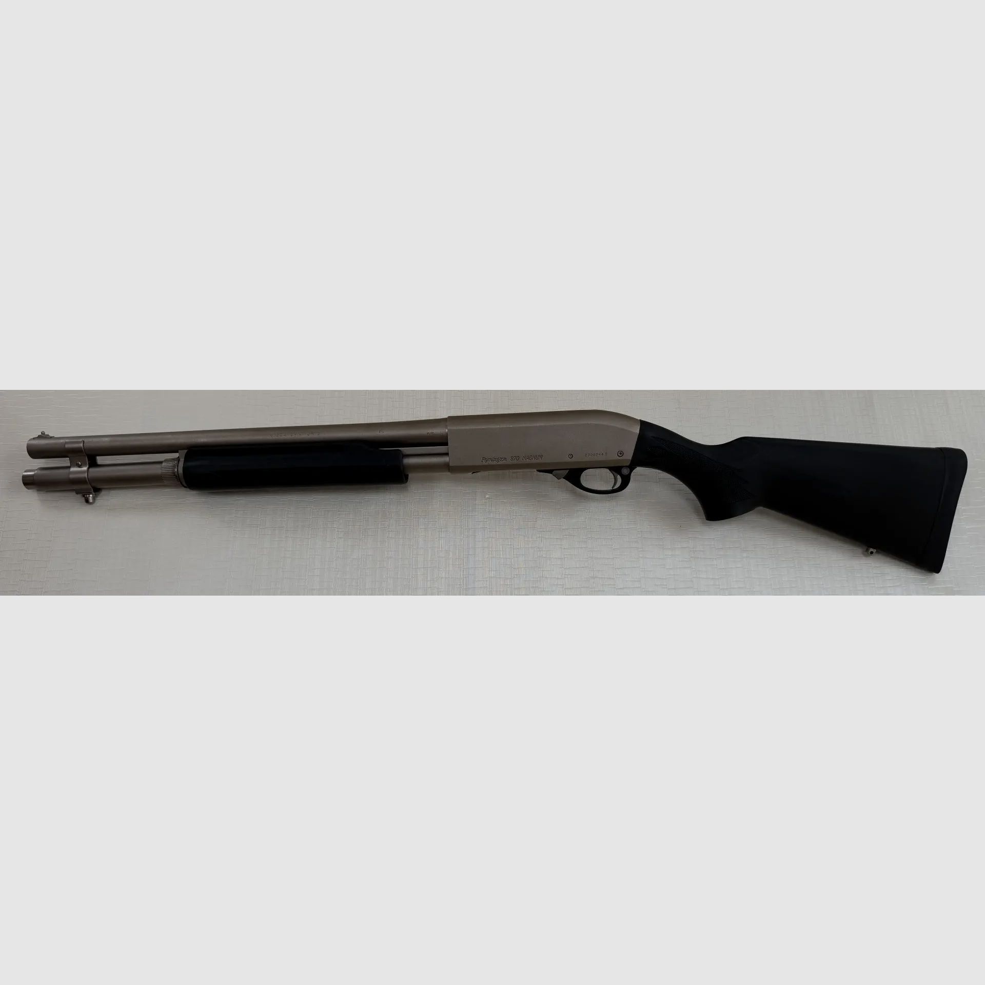 Remington 870 SP Marine Magnum - bijna nieuwe, licht gebruikte pompgeweer met voorhand in kaliber 12/76