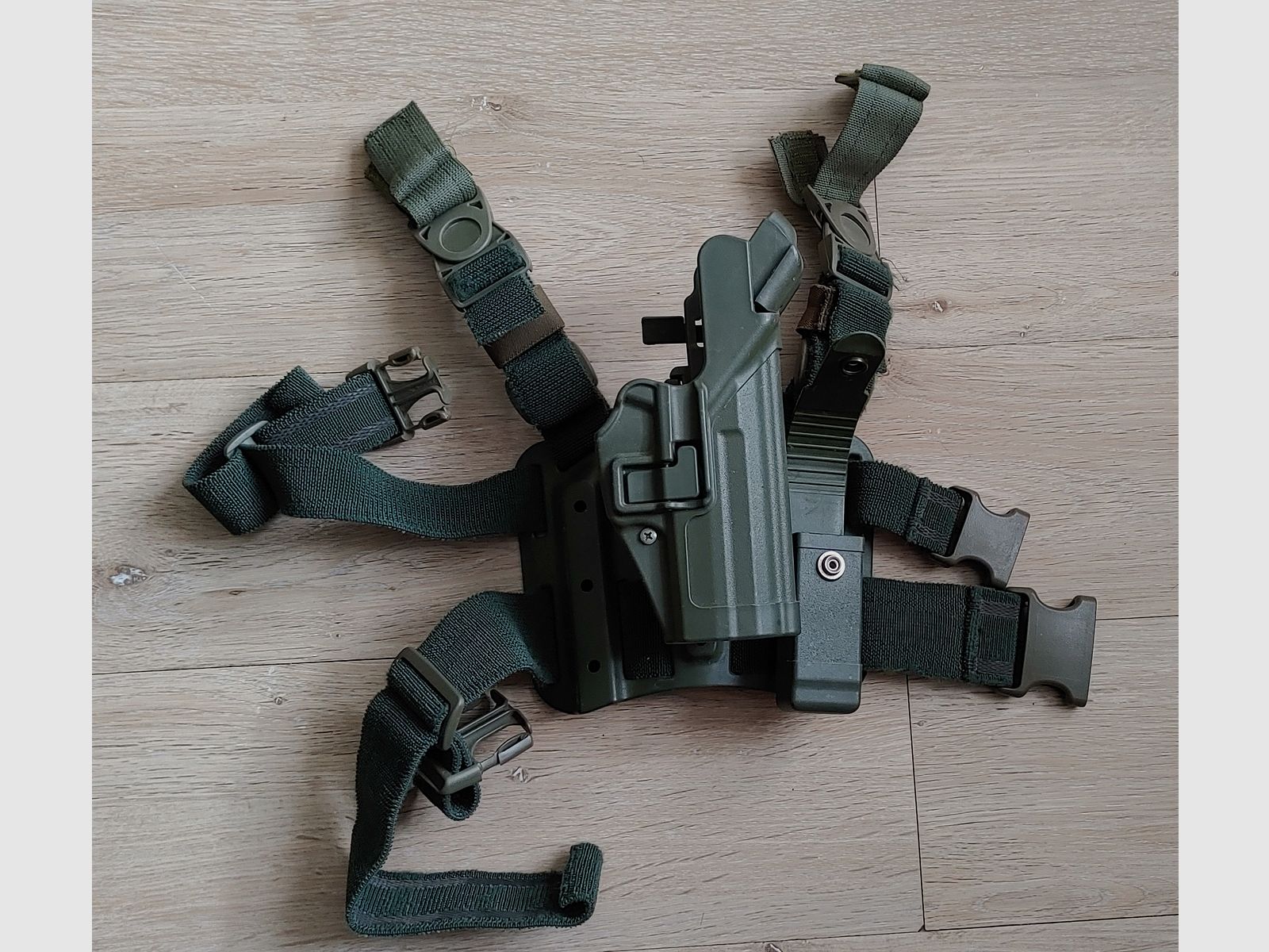 Black Hawk P8 USB Holster oliv