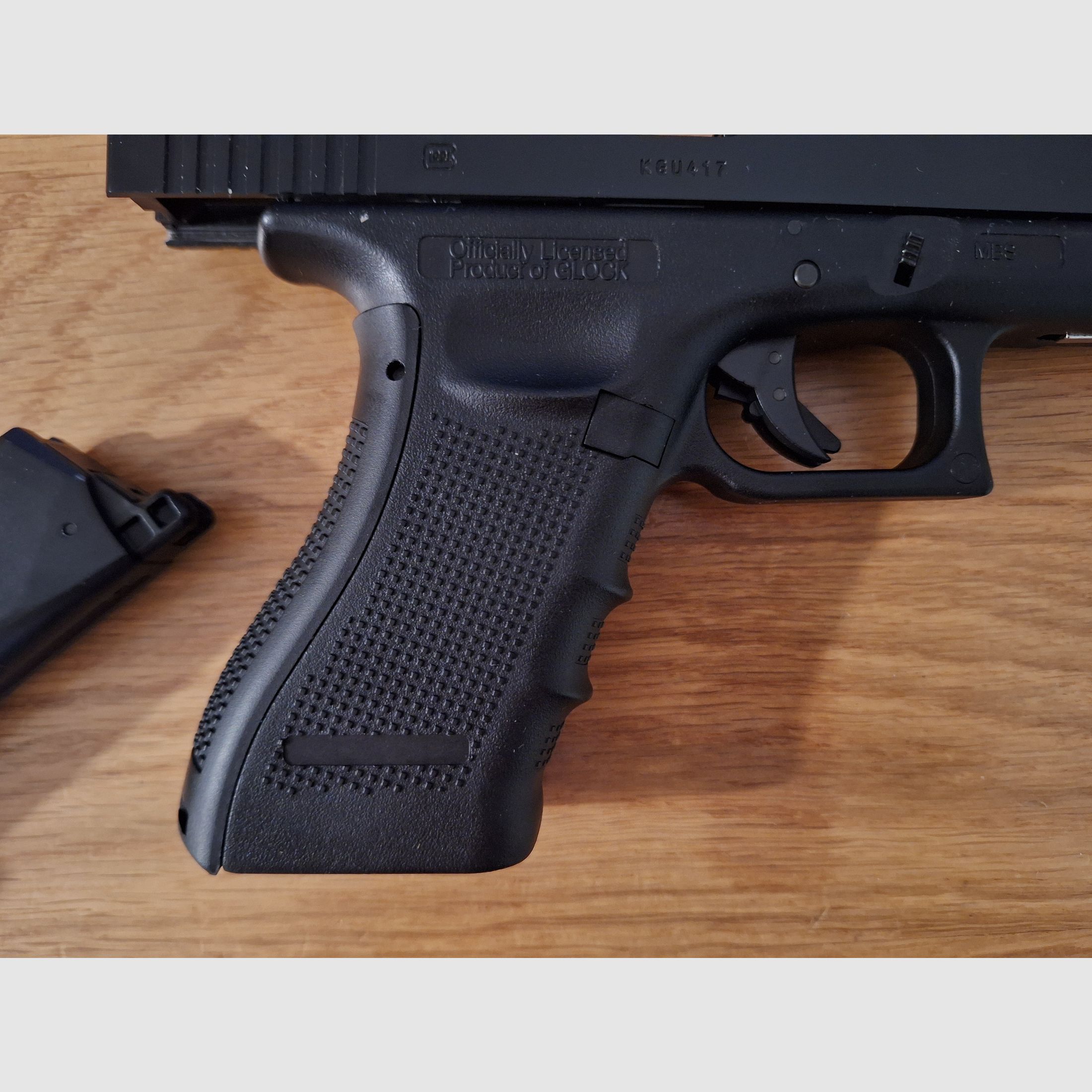 Glock 17 Gen4 Co2 guter Zustand 4,5 mm Stahl-BB mit Blowback