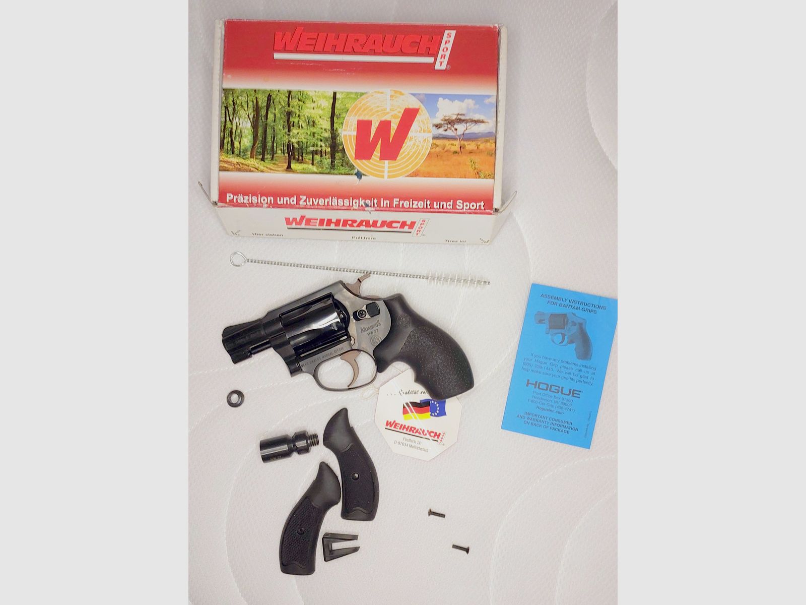 Weihrauch HW37 cal. 9mm R.K. (PTB 887) OVP in ottime condizioni (Arminius HW 37) con impugnature Hogue