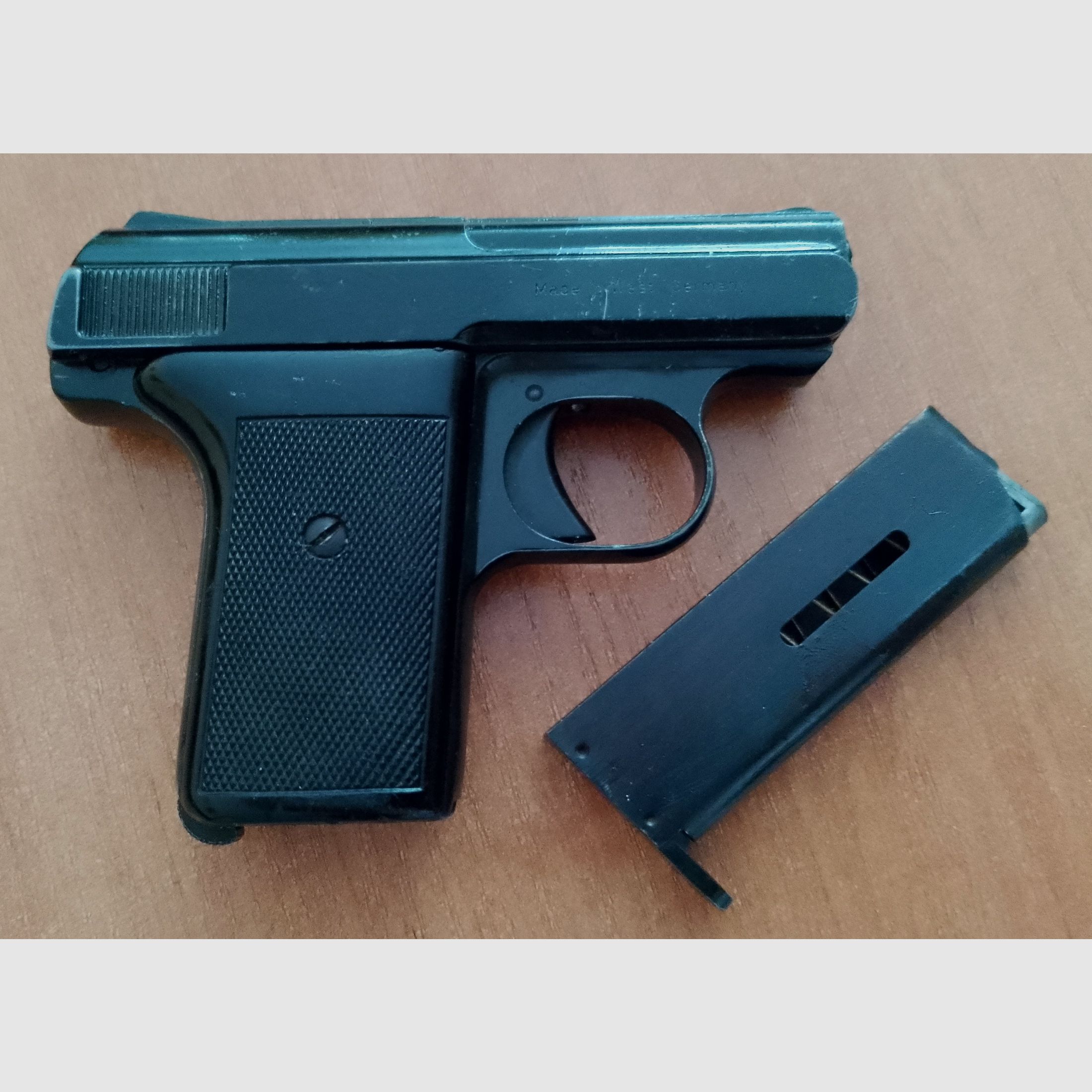 Old Reck blank pistol P6 in caliber 8 mm blank