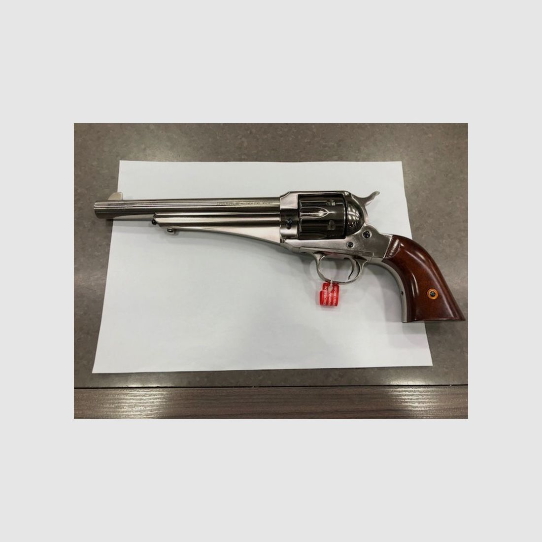 REVOLVER UBERTI CATTLEMAN C 44-40, image 1 of 3
